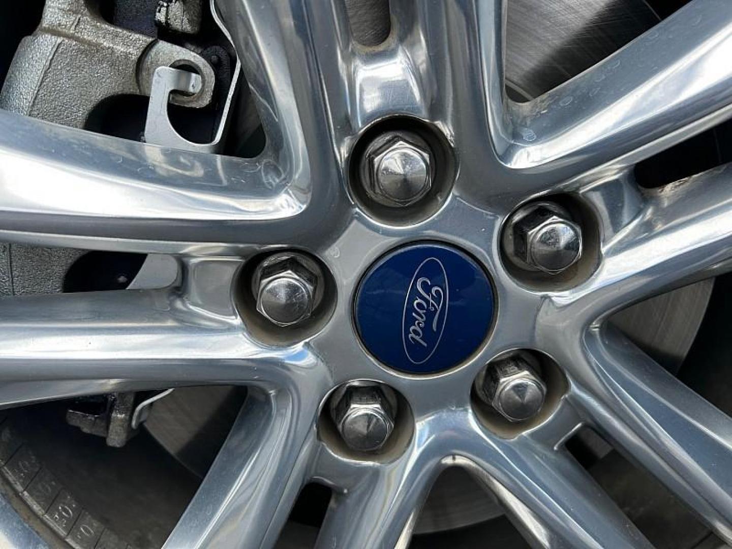 2018 GRAY Ford Edge (2FMPK3J93JB) with an 4-Cyl EcoBoost 2.0L engine, Auto 6-Spd SelShft transmission, located at 412 Auto Vista Drive, Palmdale, CA, 93551, (661) 945-0620, 34.592636, -118.136681 - Photo#15