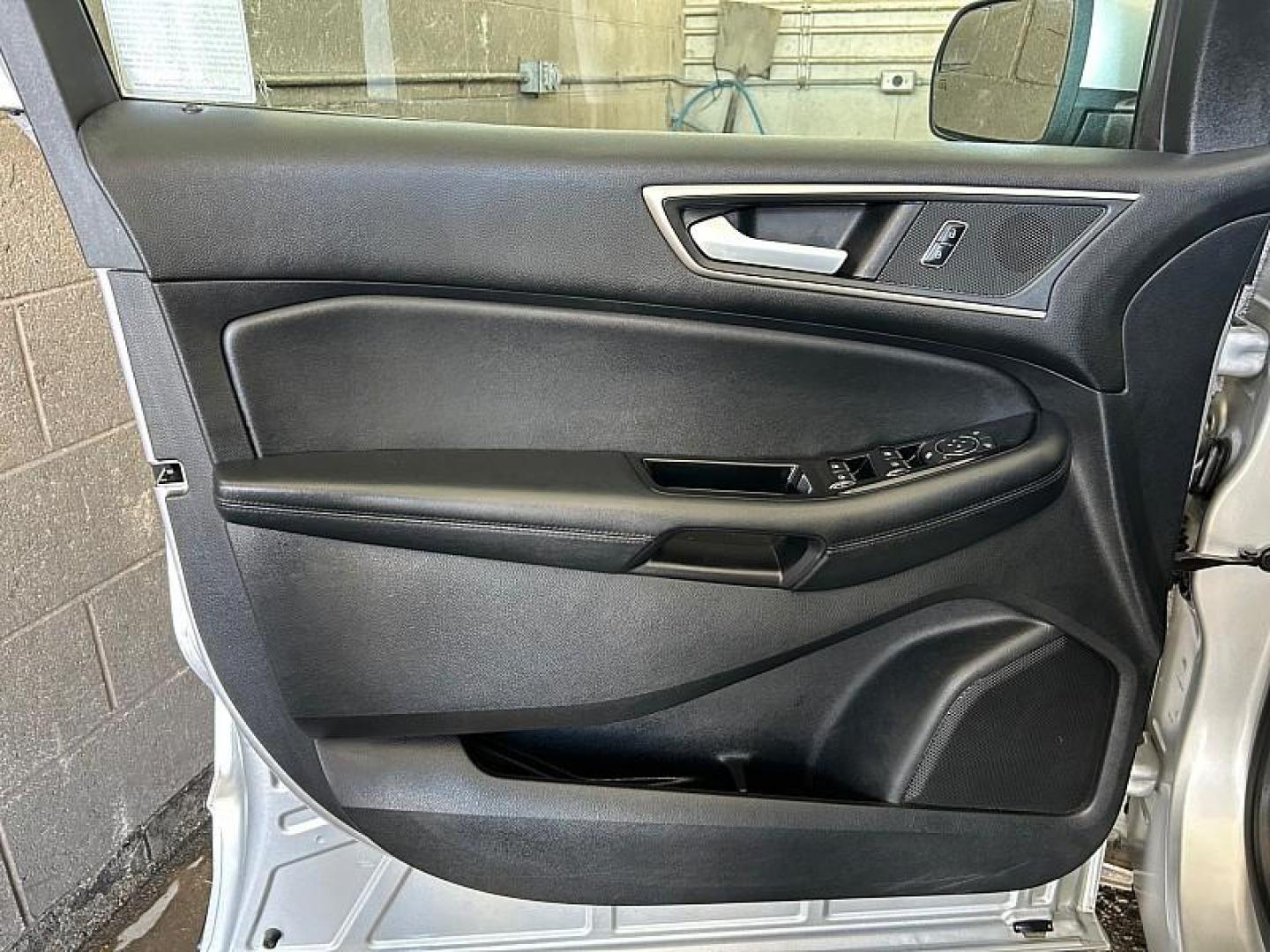 2018 GRAY Ford Edge (2FMPK3J93JB) with an 4-Cyl EcoBoost 2.0L engine, Auto 6-Spd SelShft transmission, located at 412 Auto Vista Drive, Palmdale, CA, 93551, (661) 945-0620, 34.592636, -118.136681 - Photo#16