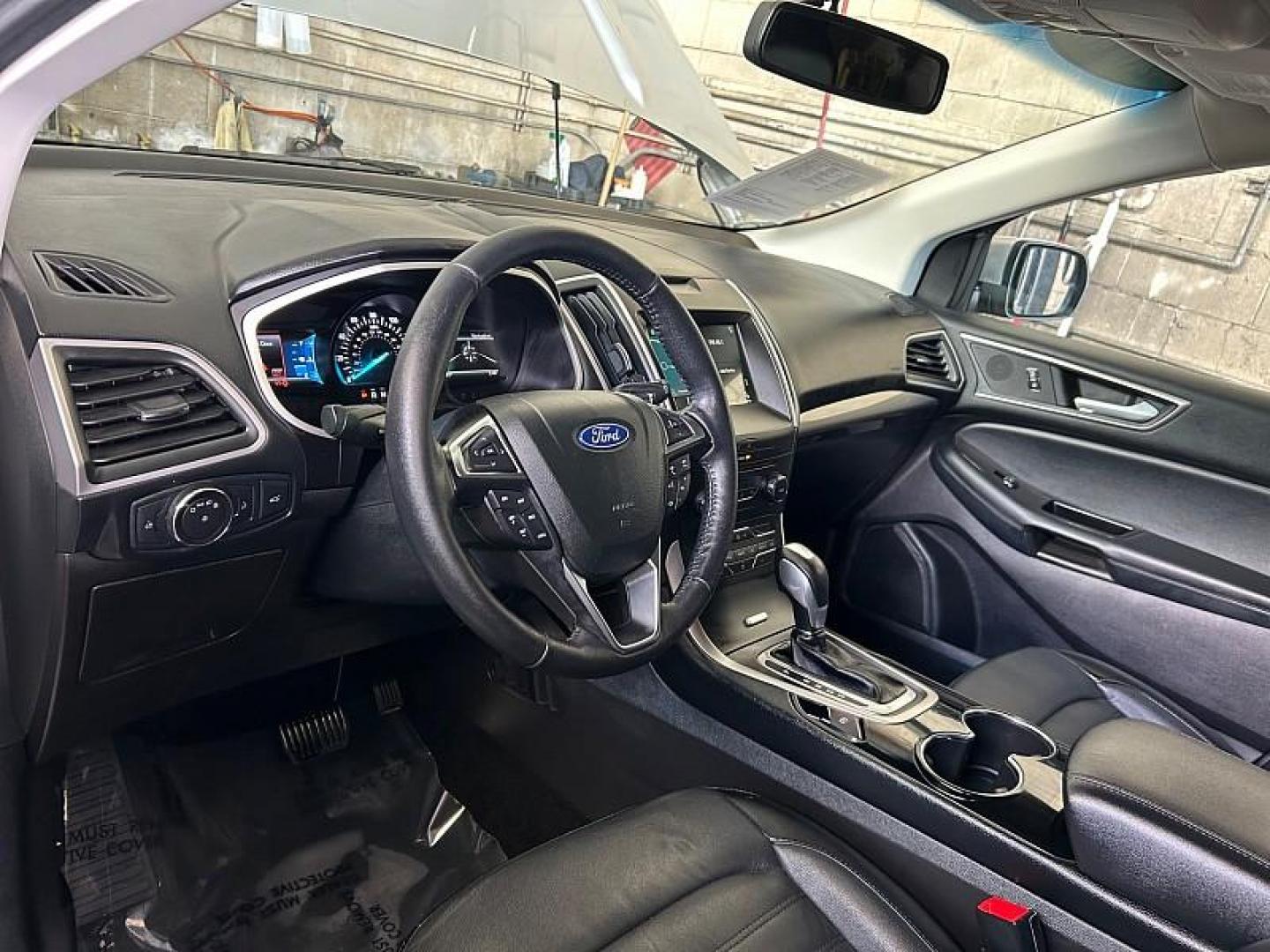 2018 GRAY Ford Edge (2FMPK3J93JB) with an 4-Cyl EcoBoost 2.0L engine, Auto 6-Spd SelShft transmission, located at 412 Auto Vista Drive, Palmdale, CA, 93551, (661) 945-0620, 34.592636, -118.136681 - Photo#17