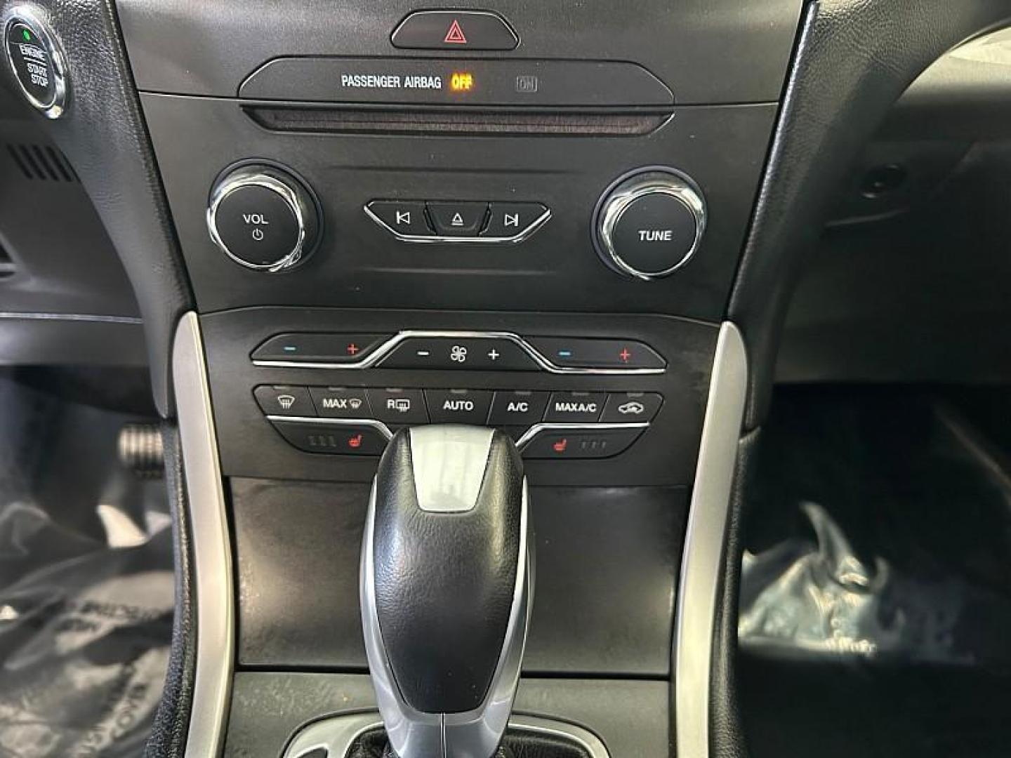 2018 GRAY Ford Edge (2FMPK3J93JB) with an 4-Cyl EcoBoost 2.0L engine, Auto 6-Spd SelShft transmission, located at 412 Auto Vista Drive, Palmdale, CA, 93551, (661) 945-0620, 34.592636, -118.136681 - Photo#19