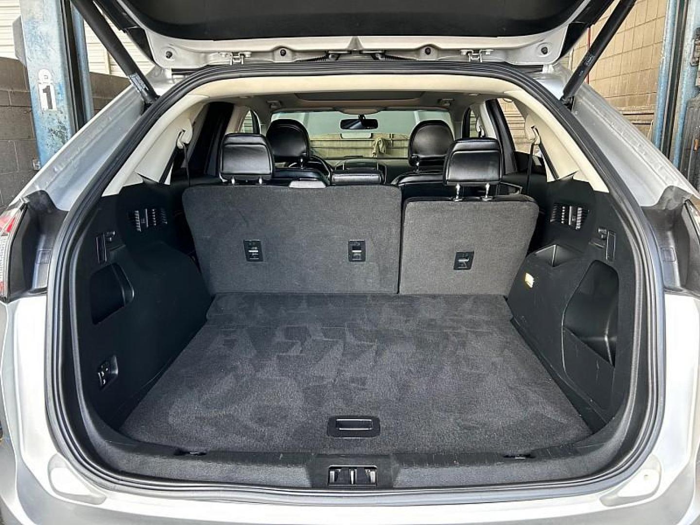 2018 GRAY Ford Edge (2FMPK3J93JB) with an 4-Cyl EcoBoost 2.0L engine, Auto 6-Spd SelShft transmission, located at 412 Auto Vista Drive, Palmdale, CA, 93551, (661) 945-0620, 34.592636, -118.136681 - Photo#26