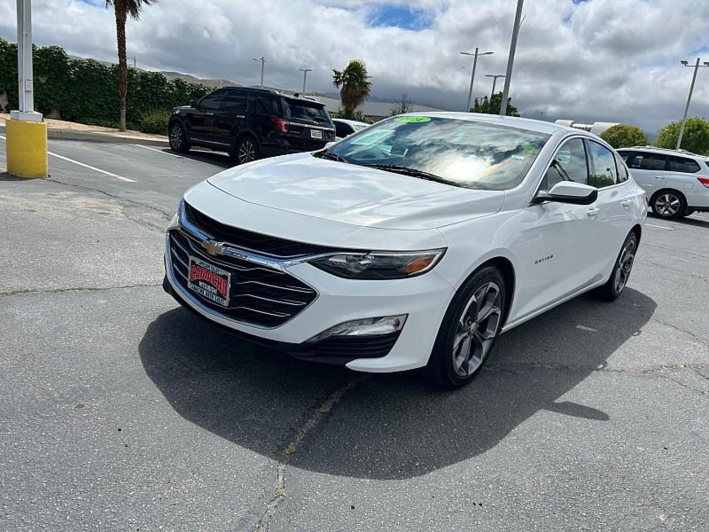 2024 WHITE Chevrolet Malibu (1G1ZD5ST5RF) with an 4-Cyl Turbo 1.5 Liter engine, Automatic CVT transmission, located at 412 Auto Vista Drive, Palmdale, CA, 93551, (661) 945-0620, 34.592636, -118.136681 - Photo#6