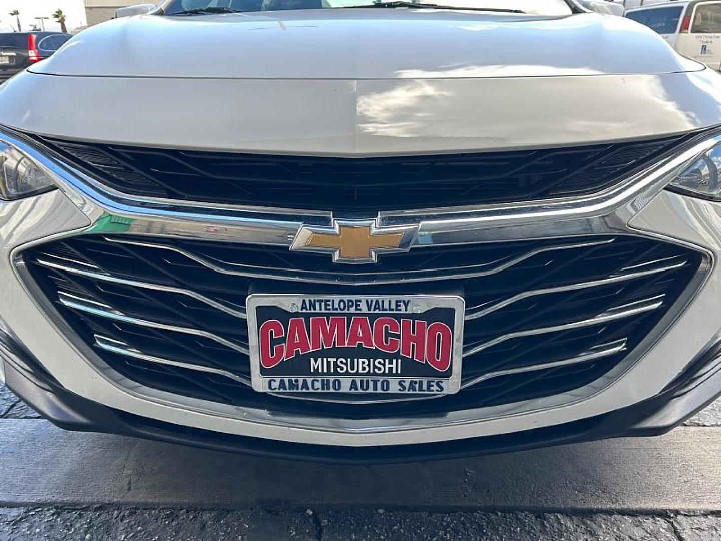 2024 WHITE Chevrolet Malibu (1G1ZD5ST5RF) with an 4-Cyl Turbo 1.5 Liter engine, Automatic CVT transmission, located at 412 Auto Vista Drive, Palmdale, CA, 93551, (661) 945-0620, 34.592636, -118.136681 - Photo#8