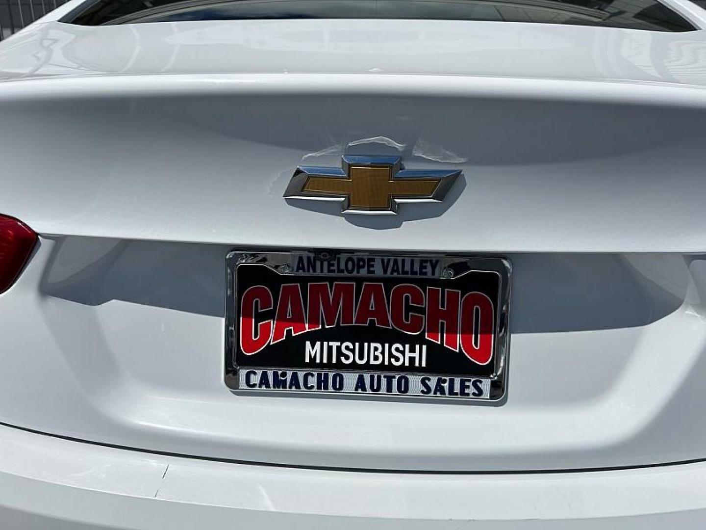 2024 WHITE Chevrolet Malibu (1G1ZD5ST5RF) with an 4-Cyl Turbo 1.5 Liter engine, Automatic CVT transmission, located at 412 Auto Vista Drive, Palmdale, CA, 93551, (661) 945-0620, 34.592636, -118.136681 - Photo#15