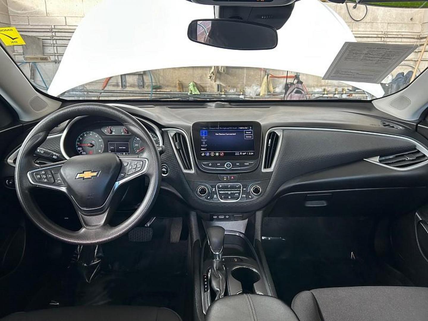 2024 WHITE Chevrolet Malibu (1G1ZD5ST5RF) with an 4-Cyl Turbo 1.5 Liter engine, Automatic CVT transmission, located at 412 Auto Vista Drive, Palmdale, CA, 93551, (661) 945-0620, 34.592636, -118.136681 - Photo#18