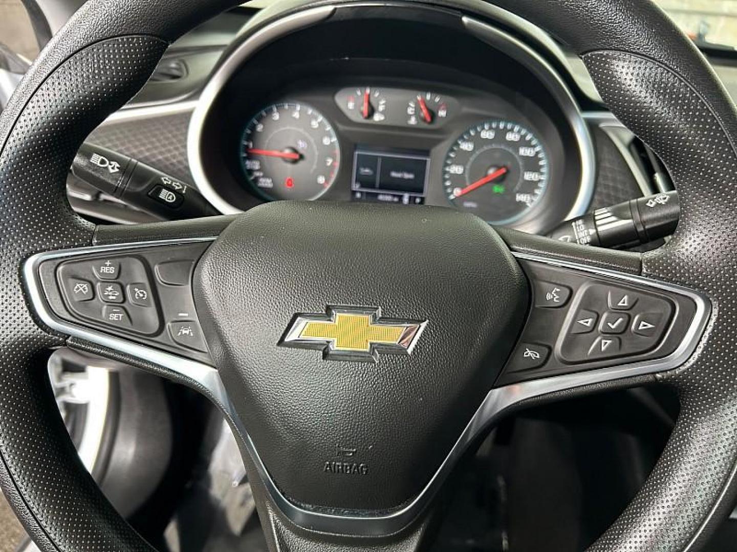 2024 WHITE Chevrolet Malibu (1G1ZD5ST5RF) with an 4-Cyl Turbo 1.5 Liter engine, Automatic CVT transmission, located at 412 Auto Vista Drive, Palmdale, CA, 93551, (661) 945-0620, 34.592636, -118.136681 - Photo#23