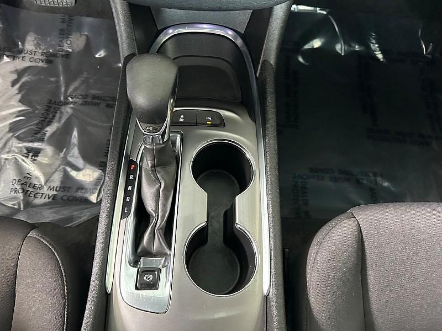 2024 WHITE Chevrolet Malibu (1G1ZD5ST5RF) with an 4-Cyl Turbo 1.5 Liter engine, Automatic CVT transmission, located at 412 Auto Vista Drive, Palmdale, CA, 93551, (661) 945-0620, 34.592636, -118.136681 - Photo#24