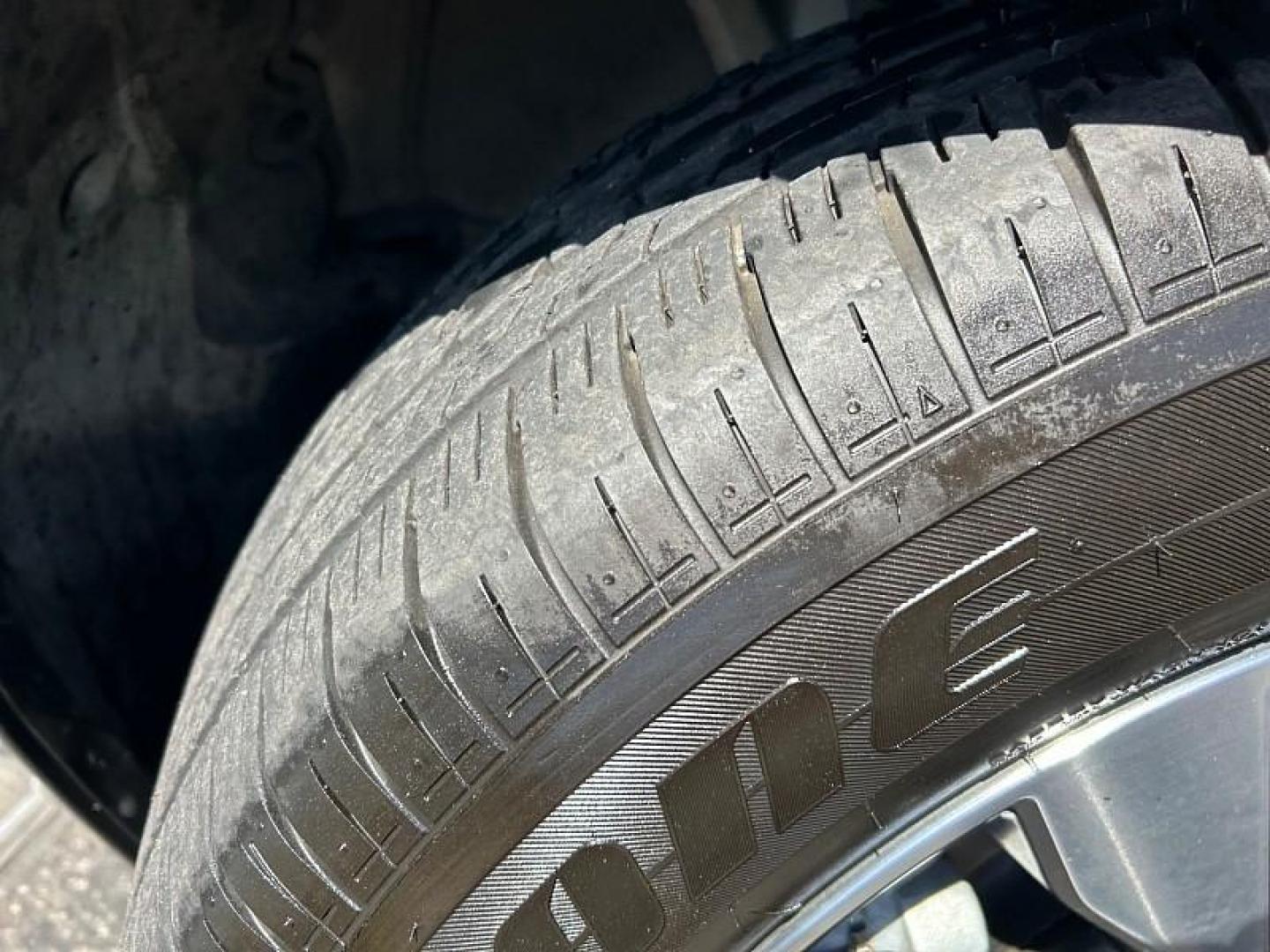 2021 SILVER Nissan Murano (5N1AZ2BJXMC) with an V6 3.5 Liter engine, Automatic Xtronic CVT transmission, located at 412 Auto Vista Drive, Palmdale, CA, 93551, (661) 945-0620, 34.592636, -118.136681 - Photo#12