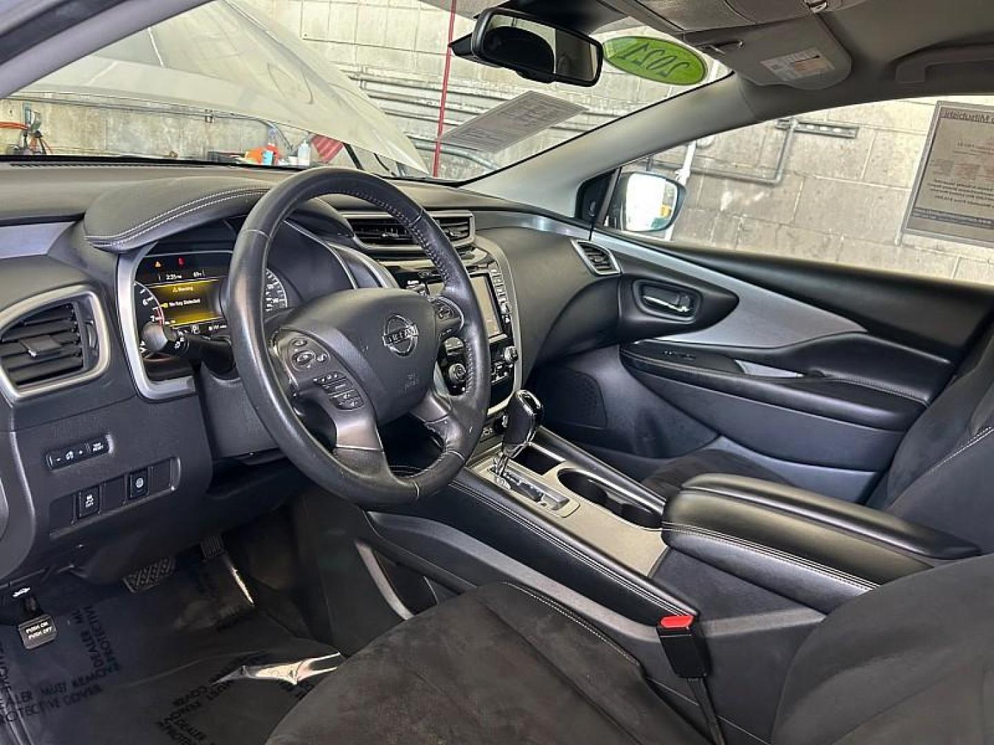 2021 SILVER Nissan Murano (5N1AZ2BJXMC) with an V6 3.5 Liter engine, Automatic Xtronic CVT transmission, located at 412 Auto Vista Drive, Palmdale, CA, 93551, (661) 945-0620, 34.592636, -118.136681 - Photo#17