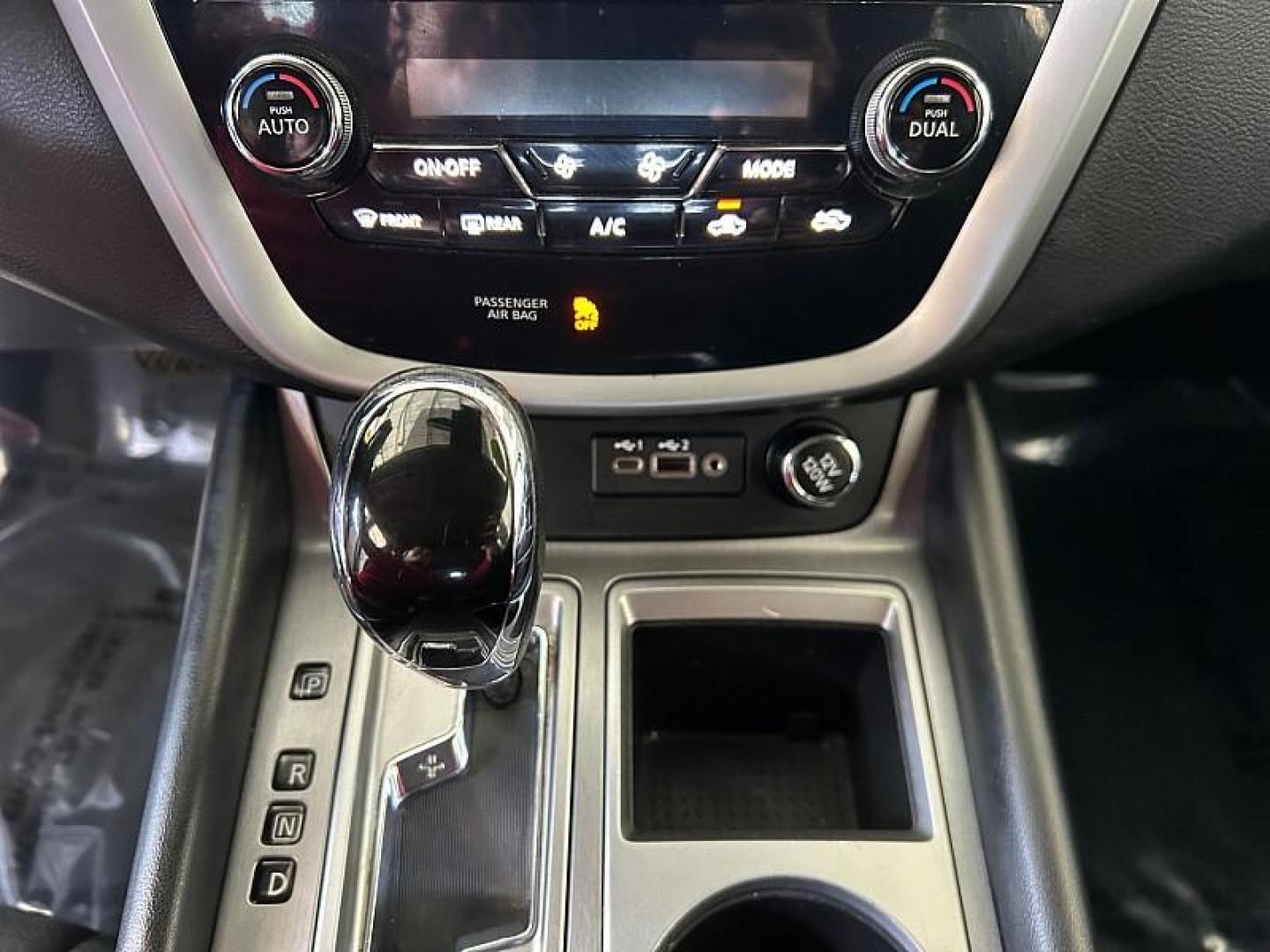 2021 SILVER Nissan Murano (5N1AZ2BJXMC) with an V6 3.5 Liter engine, Automatic Xtronic CVT transmission, located at 412 Auto Vista Drive, Palmdale, CA, 93551, (661) 945-0620, 34.592636, -118.136681 - Photo#19