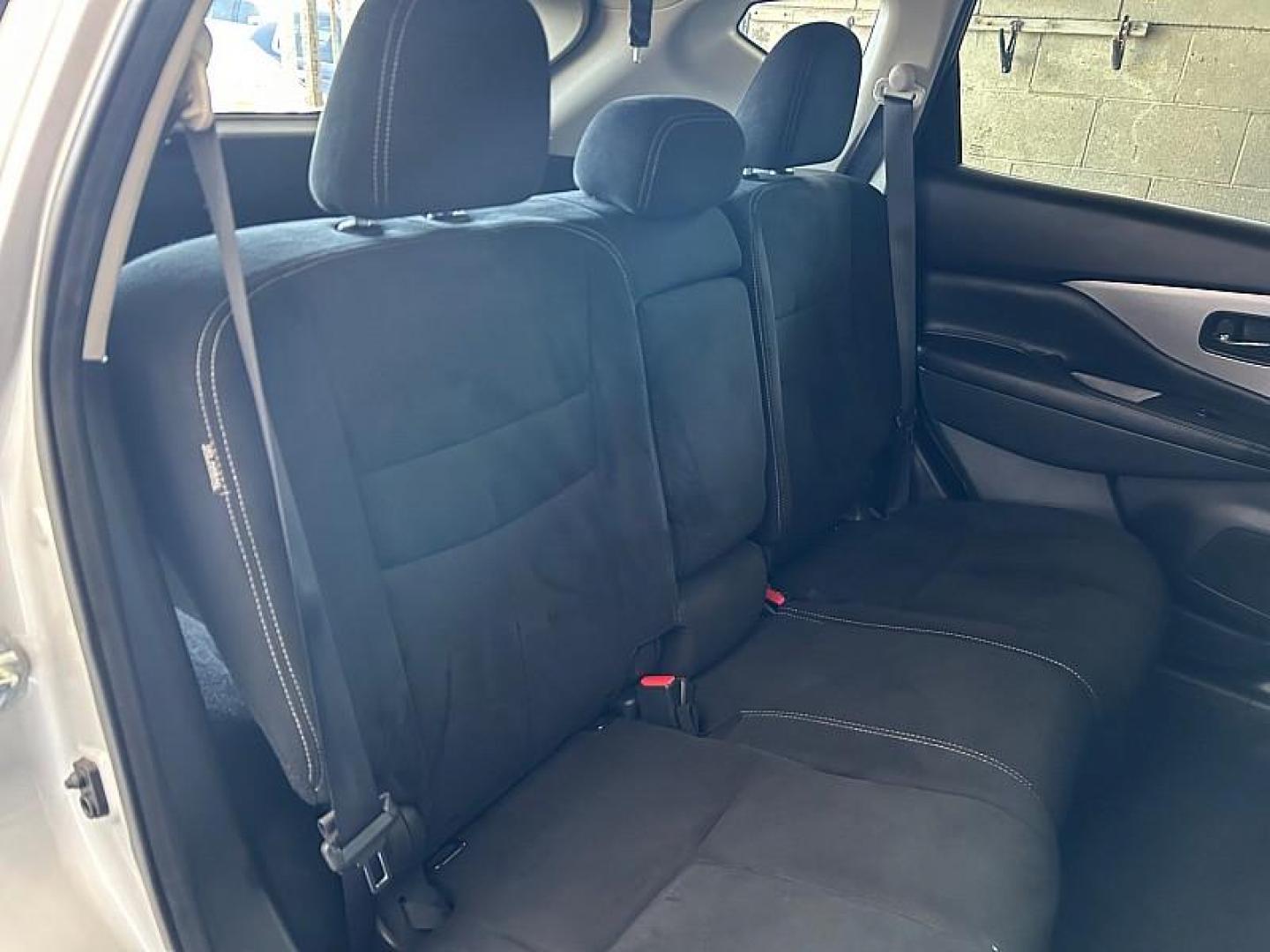 2021 SILVER Nissan Murano (5N1AZ2BJXMC) with an V6 3.5 Liter engine, Automatic Xtronic CVT transmission, located at 412 Auto Vista Drive, Palmdale, CA, 93551, (661) 945-0620, 34.592636, -118.136681 - Photo#28