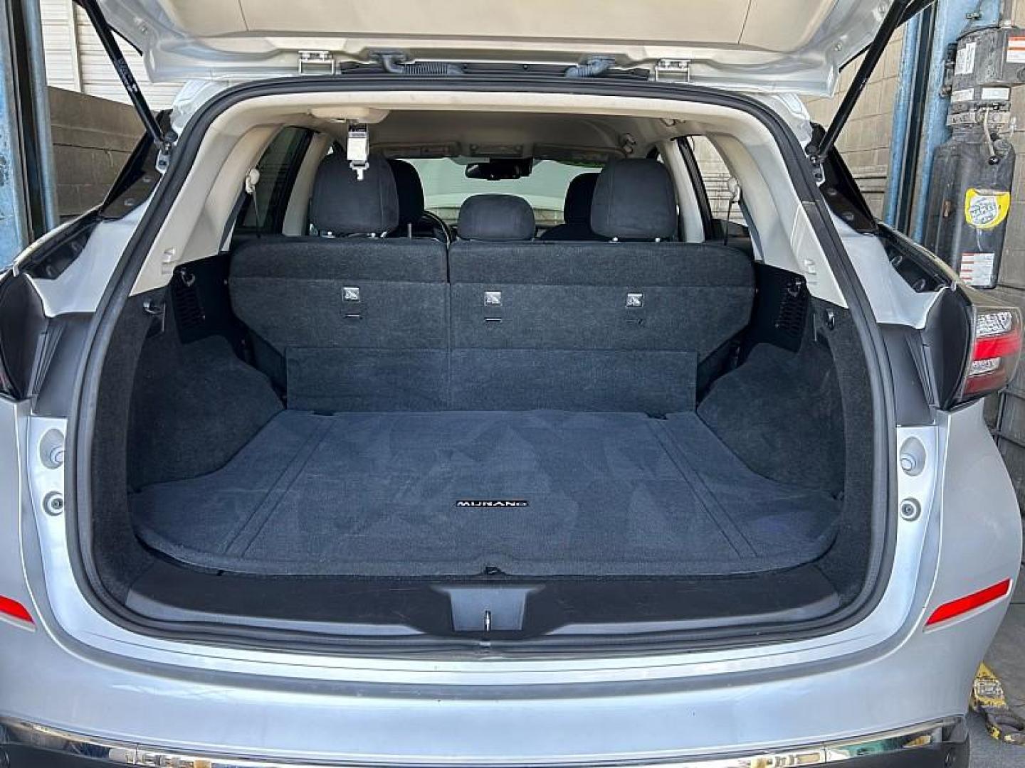 2021 SILVER Nissan Murano (5N1AZ2BJXMC) with an V6 3.5 Liter engine, Automatic Xtronic CVT transmission, located at 412 Auto Vista Drive, Palmdale, CA, 93551, (661) 945-0620, 34.592636, -118.136681 - Photo#29