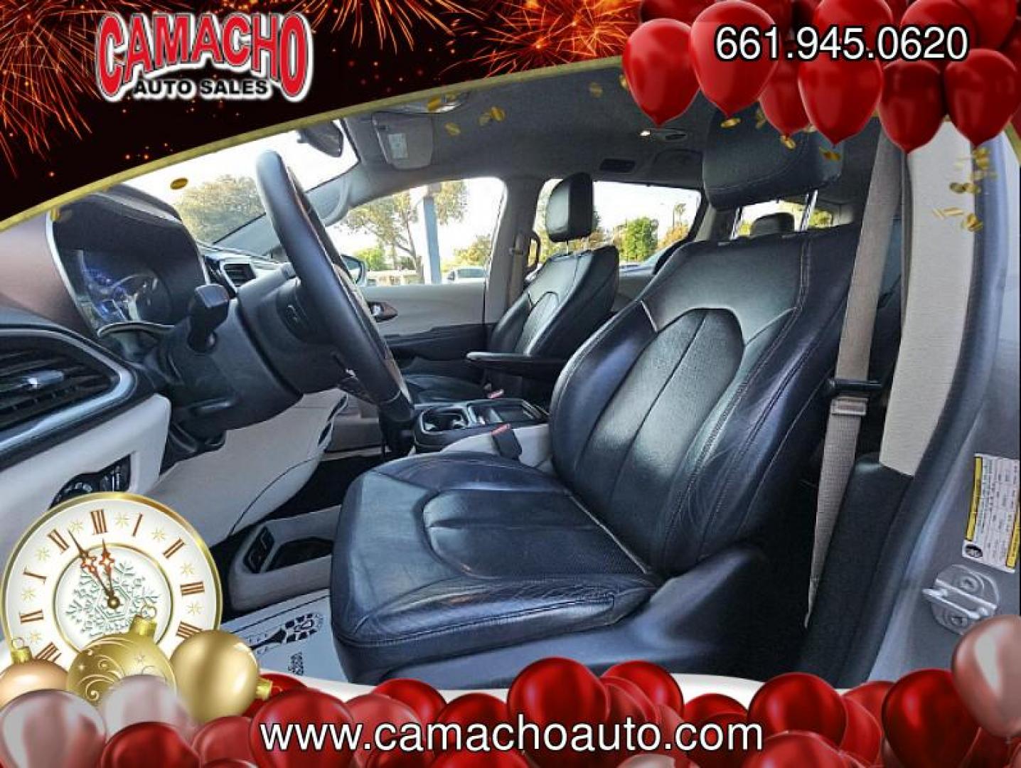 2018 SILVER Chrysler Pacifica (2C4RC1BG9JR) with an V6 3.6 Liter engine, Automatic 9-Spd transmission, located at 412 Auto Vista Drive, Palmdale, CA, 93551, (661) 945-0620, 34.592636, -118.136681 - Photo#3