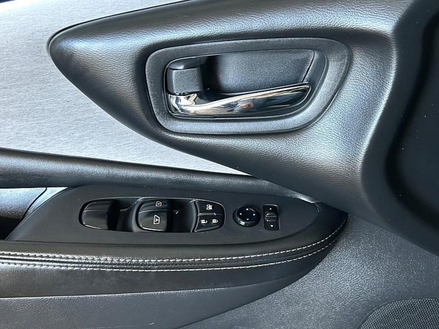 2023 GRAY Nissan Murano (5N1AZ2BJ5PC) with an V6 3.5 Liter engine, Automatic Xtronic CVT transmission, located at 412 Auto Vista Drive, Palmdale, CA, 93551, (661) 945-0620, 34.592636, -118.136681 - Photo#23