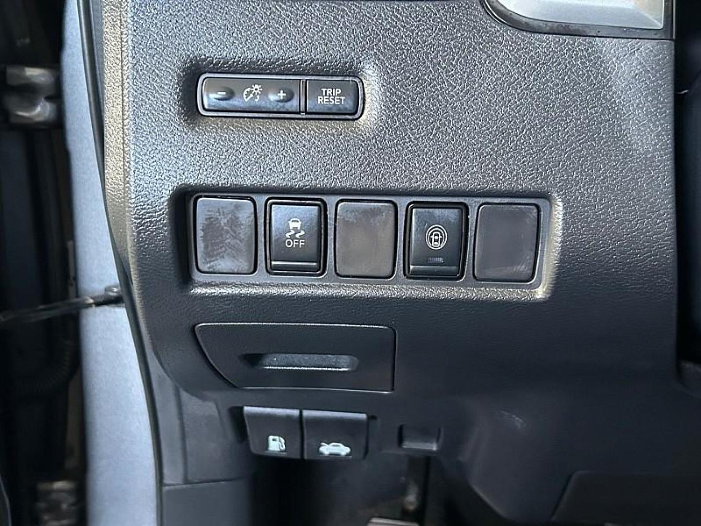 2023 GRAY Nissan Murano (5N1AZ2BJ5PC) with an V6 3.5 Liter engine, Automatic Xtronic CVT transmission, located at 412 Auto Vista Drive, Palmdale, CA, 93551, (661) 945-0620, 34.592636, -118.136681 - Photo#24