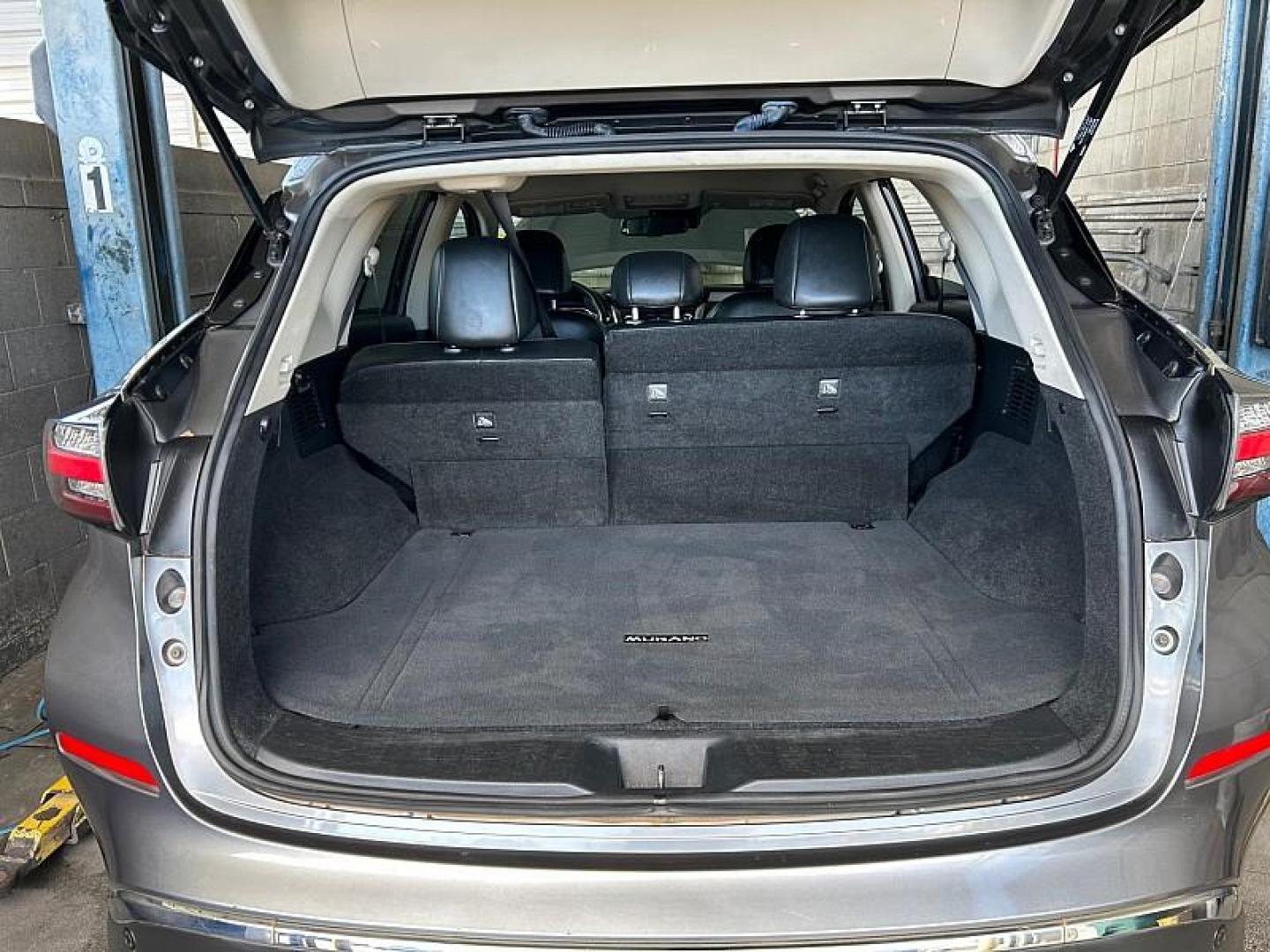 2023 GRAY Nissan Murano (5N1AZ2BJ5PC) with an V6 3.5 Liter engine, Automatic Xtronic CVT transmission, located at 412 Auto Vista Drive, Palmdale, CA, 93551, (661) 945-0620, 34.592636, -118.136681 - Photo#28
