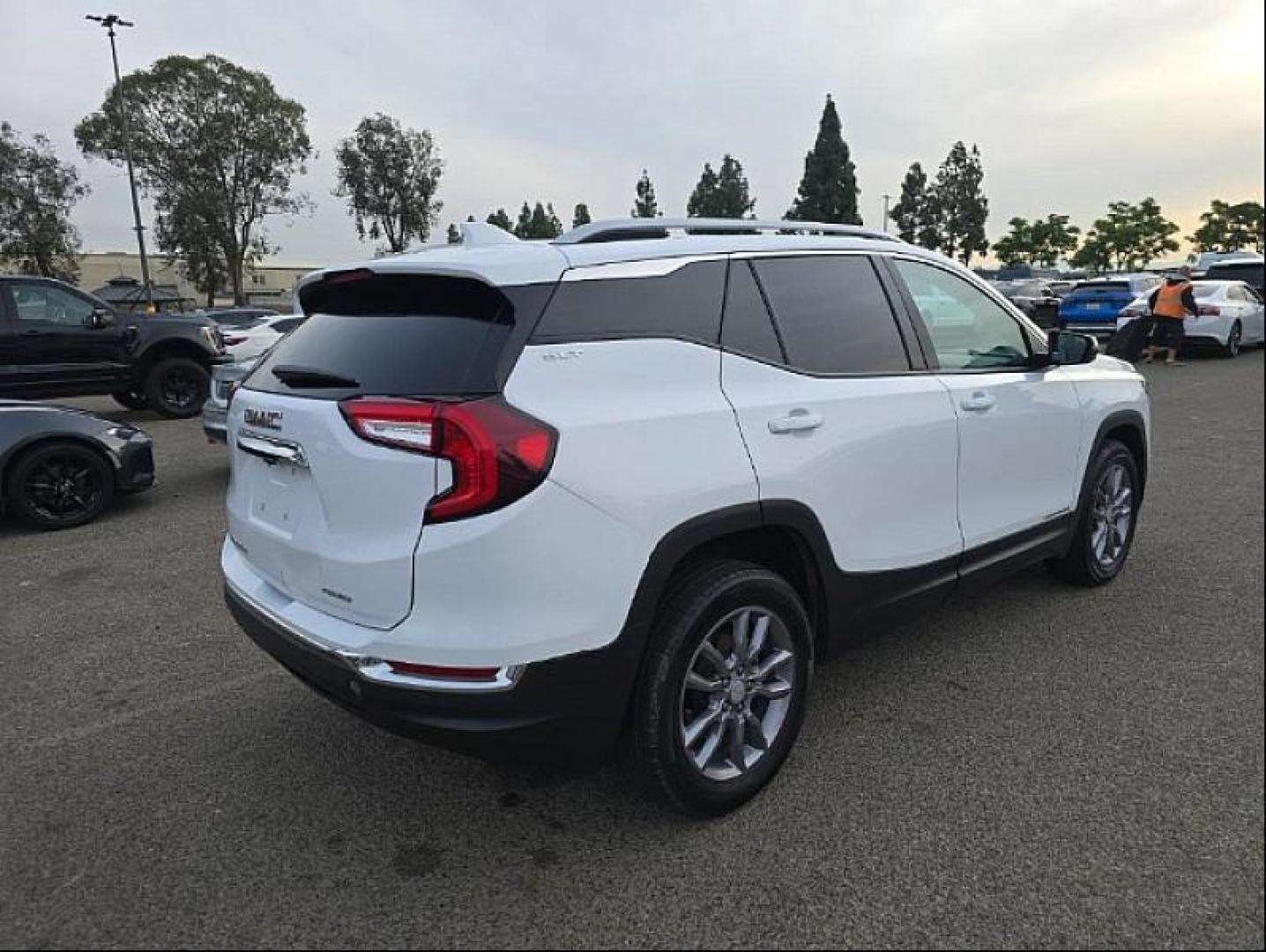 2024 WHITE GMC Terrain (3GKALVEG4RL) with an 4-Cyl Turbo 1.5 Liter engine, Automatic 9-Spd transmission, located at 412 Auto Vista Drive, Palmdale, CA, 93551, (661) 945-0620, 34.592636, -118.136681 - Photo#1