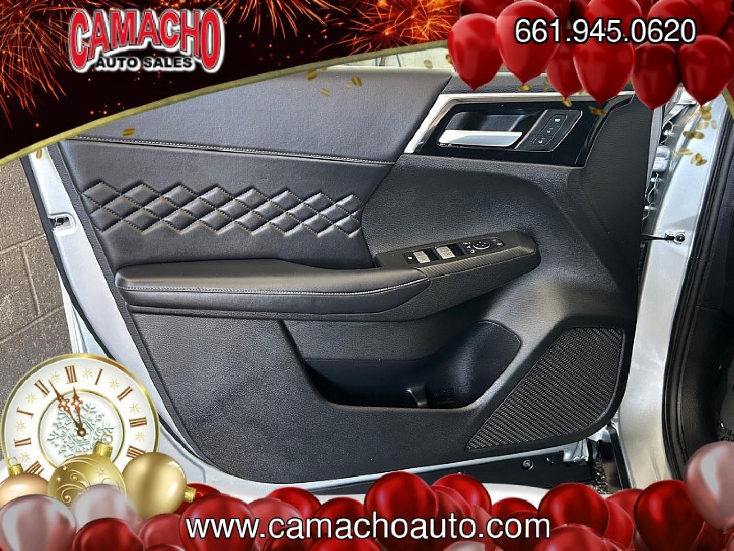 2025 GRAY Mitsubishi Outlander Plug-In Hybrid (JA4T5WA97SZ) with an 4-Cyl Hybrid 2.4 Liter engine, Automatic 1-Spd transmission, located at 412 Auto Vista Drive, Palmdale, CA, 93551, (661) 945-0620, 34.592636, -118.136681 - Photo#18