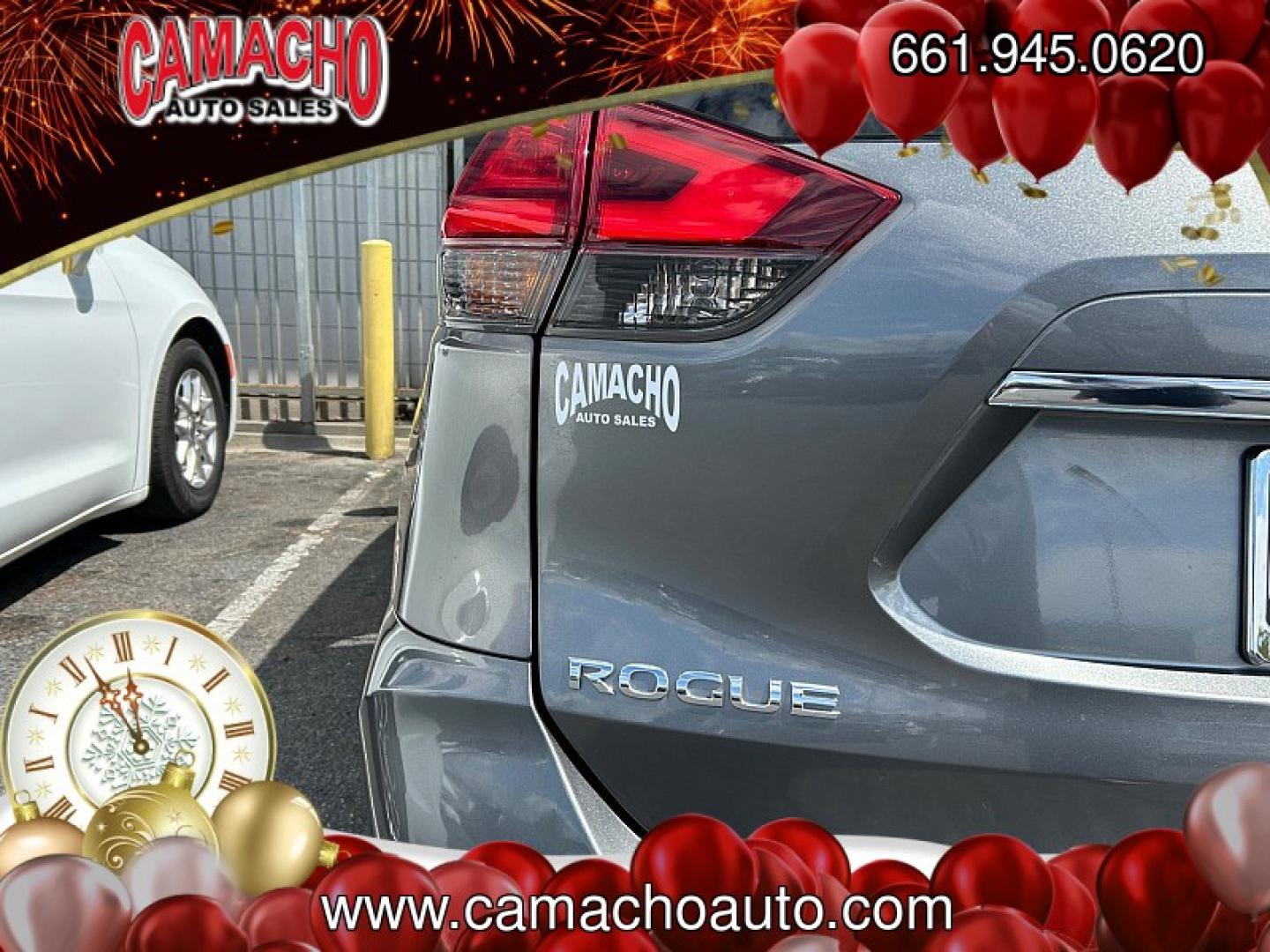 2017 GRAY Nissan Rogue (5N1AT2MN5HC) with an 4-Cyl 2.5 Liter engine, Auto CVT Xtronic transmission, located at 412 Auto Vista Drive, Palmdale, CA, 93551, (661) 945-0620, 34.592636, -118.136681 - Photo#11
