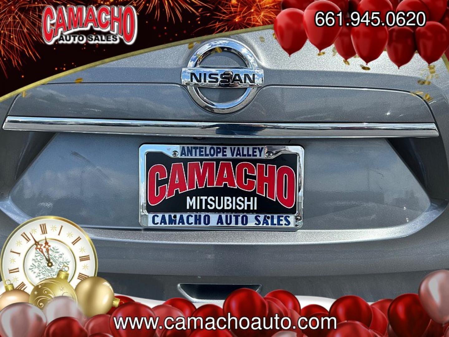 2017 GRAY Nissan Rogue (5N1AT2MN5HC) with an 4-Cyl 2.5 Liter engine, Auto CVT Xtronic transmission, located at 412 Auto Vista Drive, Palmdale, CA, 93551, (661) 945-0620, 34.592636, -118.136681 - Photo#12