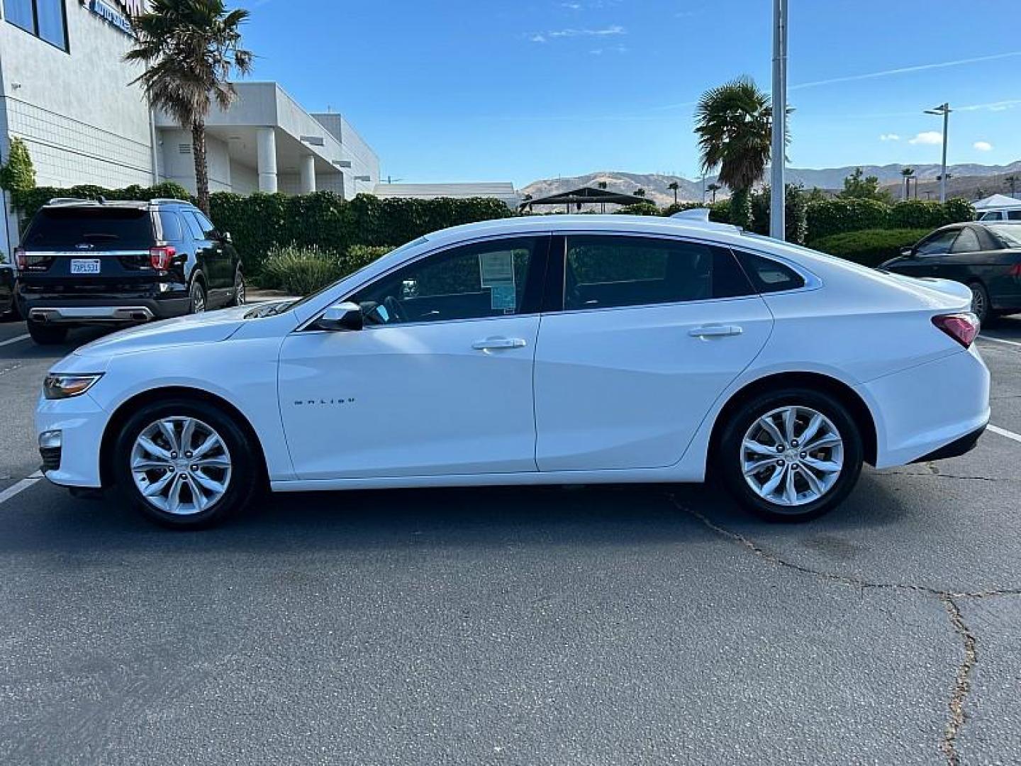 2022 WHITE Chevrolet Malibu (1G1ZD5ST9NF) with an 4-Cyl Turbo 1.5 Liter engine, Automatic CVT transmission, located at 412 Auto Vista Drive, Palmdale, CA, 93551, (661) 945-0620, 34.592636, -118.136681 - Photo#7