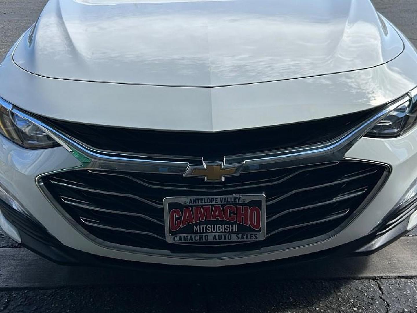 2022 WHITE Chevrolet Malibu (1G1ZD5ST9NF) with an 4-Cyl Turbo 1.5 Liter engine, Automatic CVT transmission, located at 412 Auto Vista Drive, Palmdale, CA, 93551, (661) 945-0620, 34.592636, -118.136681 - Photo#8