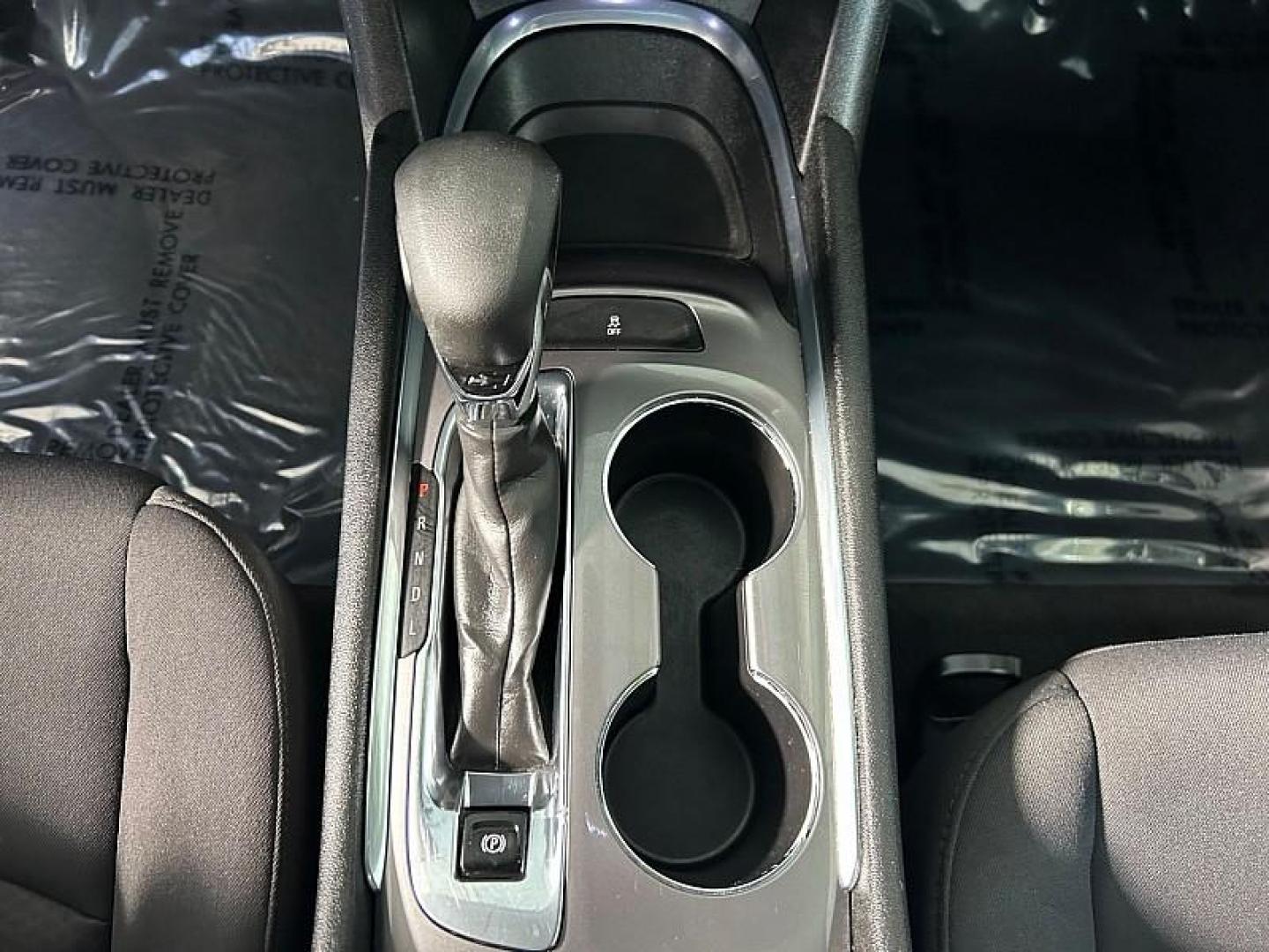 2022 WHITE Chevrolet Malibu (1G1ZD5ST9NF) with an 4-Cyl Turbo 1.5 Liter engine, Automatic CVT transmission, located at 412 Auto Vista Drive, Palmdale, CA, 93551, (661) 945-0620, 34.592636, -118.136681 - Photo#20