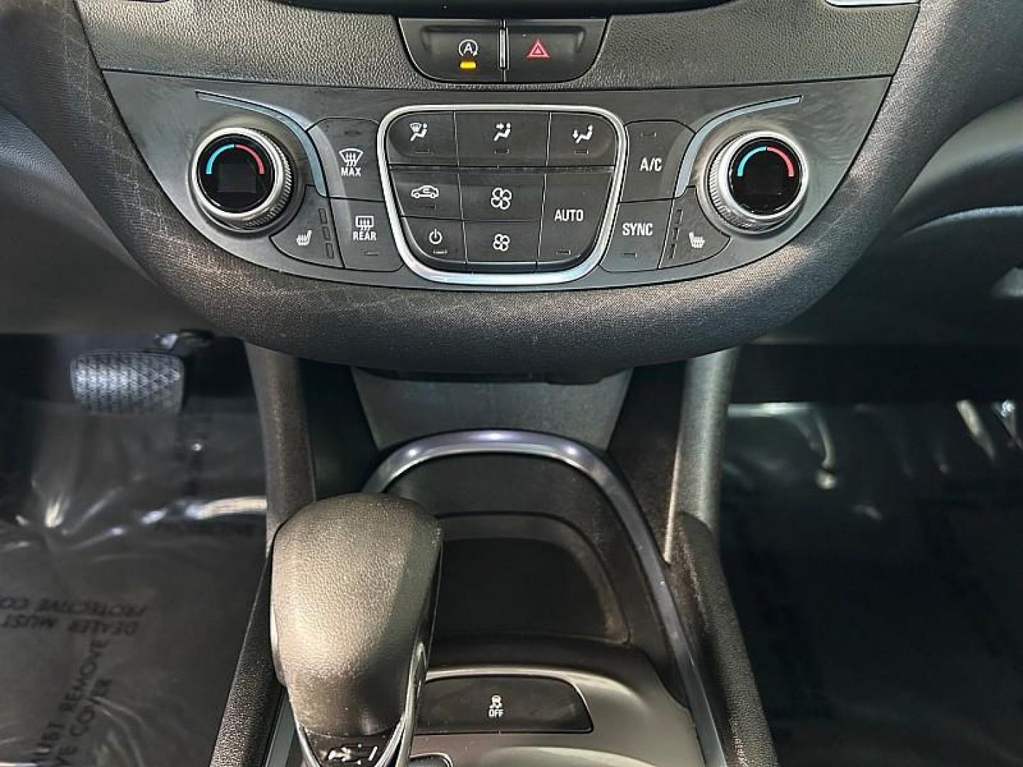 2022 WHITE Chevrolet Malibu (1G1ZD5ST9NF) with an 4-Cyl Turbo 1.5 Liter engine, Automatic CVT transmission, located at 412 Auto Vista Drive, Palmdale, CA, 93551, (661) 945-0620, 34.592636, -118.136681 - Photo#21