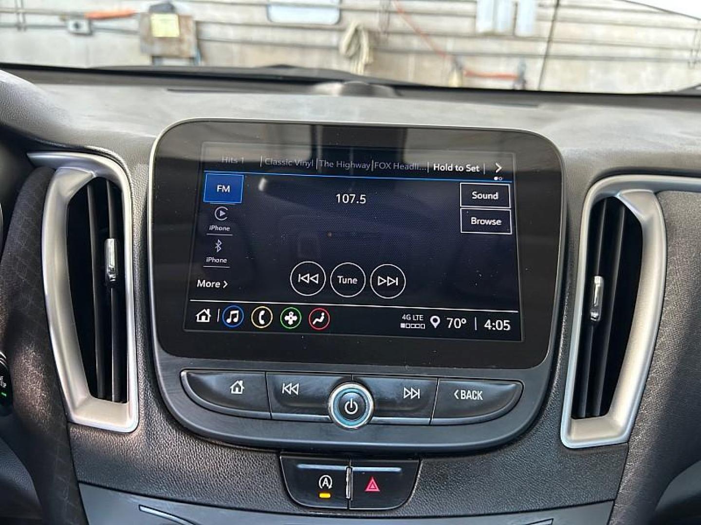 2022 WHITE Chevrolet Malibu (1G1ZD5ST9NF) with an 4-Cyl Turbo 1.5 Liter engine, Automatic CVT transmission, located at 412 Auto Vista Drive, Palmdale, CA, 93551, (661) 945-0620, 34.592636, -118.136681 - Photo#22