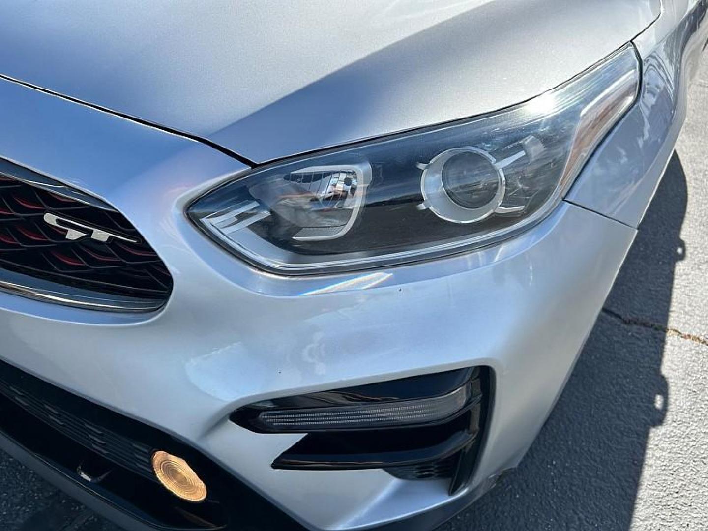 2021 GRAY Kia Forte (3KPF24AD5ME) with an 4-Cyl 2.0 Liter engine, Automatic IVT transmission, located at 412 Auto Vista Drive, Palmdale, CA, 93551, (661) 945-0620, 34.592636, -118.136681 - Photo#6