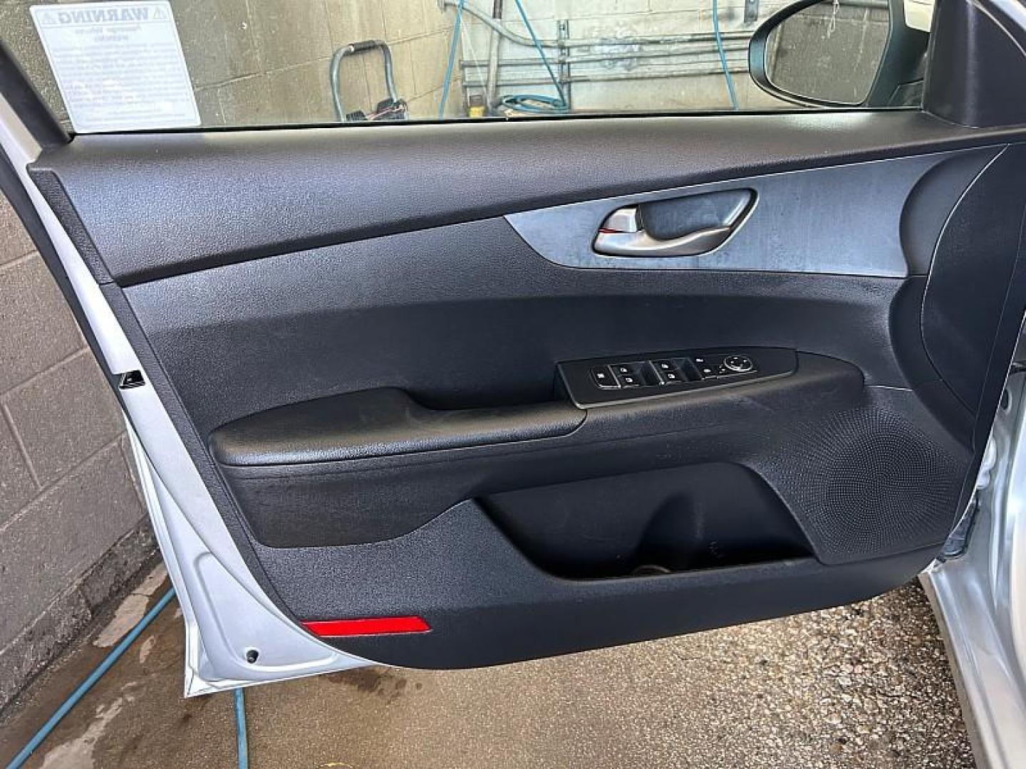 2021 GRAY Kia Forte (3KPF24AD5ME) with an 4-Cyl 2.0 Liter engine, Automatic IVT transmission, located at 412 Auto Vista Drive, Palmdale, CA, 93551, (661) 945-0620, 34.592636, -118.136681 - Photo#18