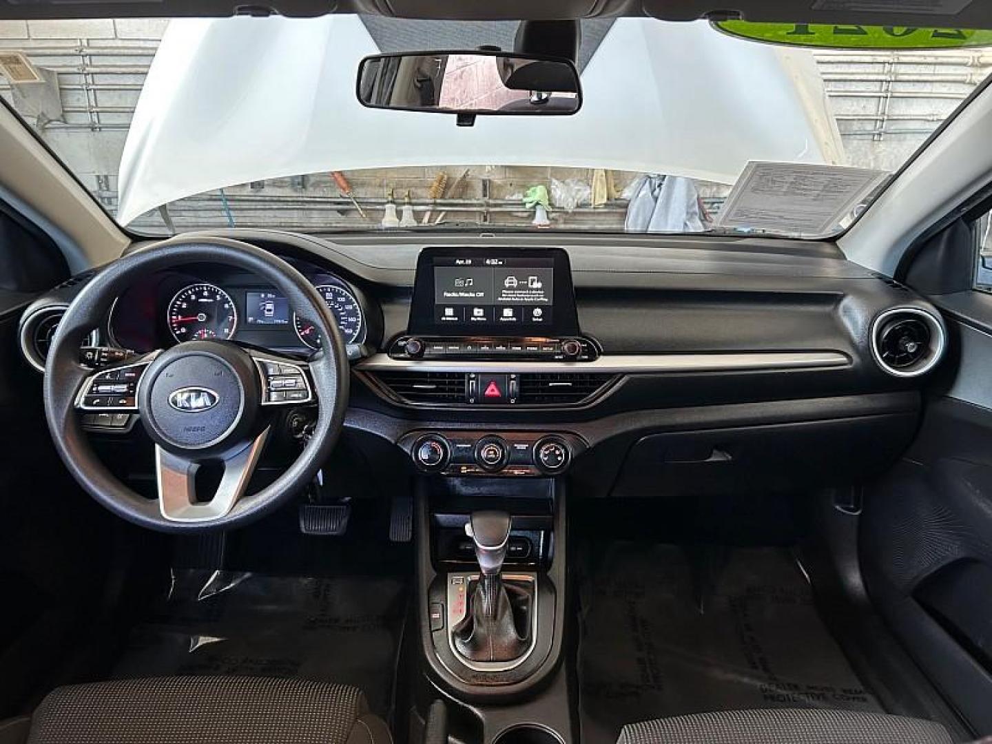 2021 GRAY Kia Forte (3KPF24AD5ME) with an 4-Cyl 2.0 Liter engine, Automatic IVT transmission, located at 412 Auto Vista Drive, Palmdale, CA, 93551, (661) 945-0620, 34.592636, -118.136681 - Photo#19