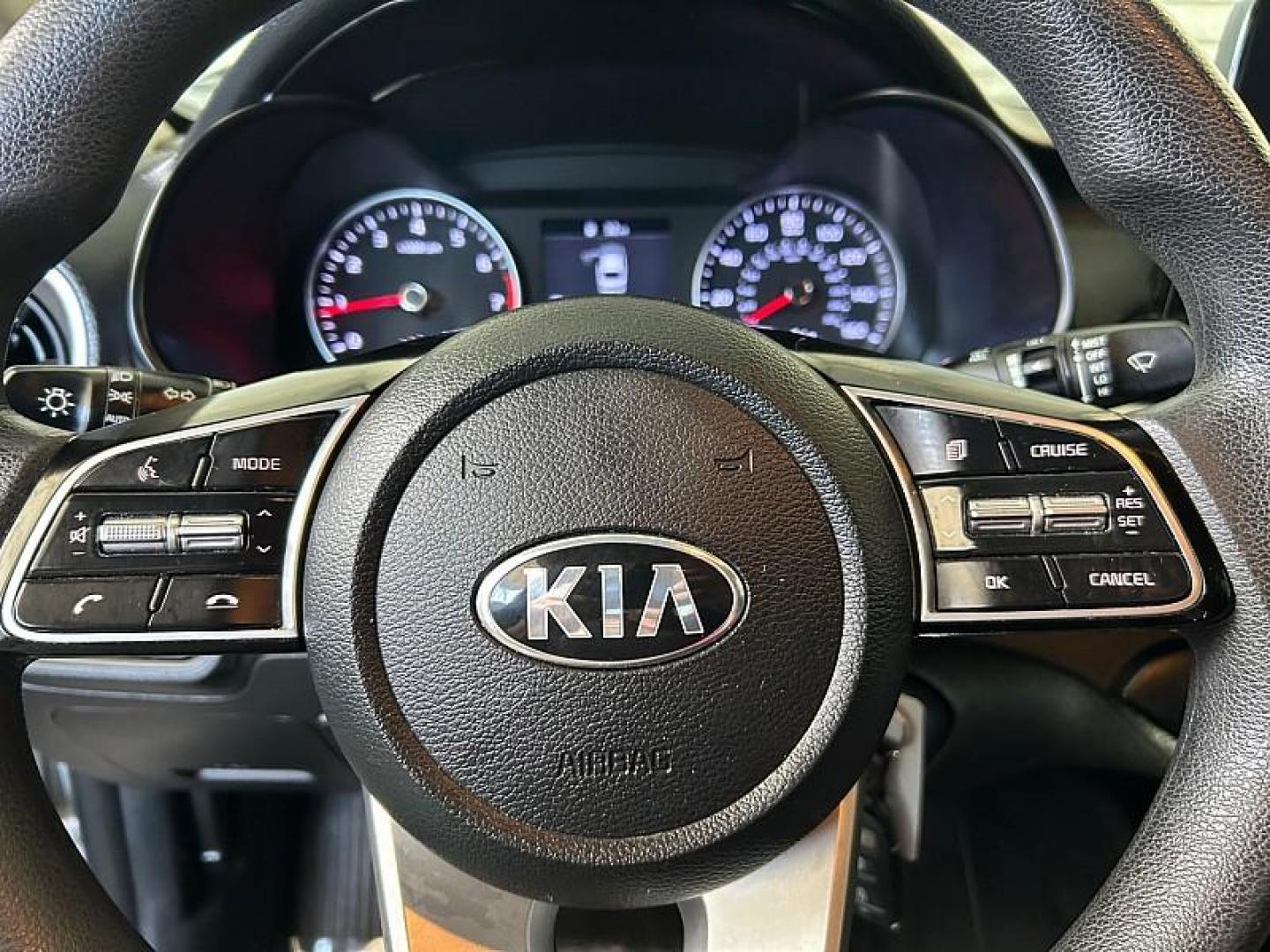2021 GRAY Kia Forte (3KPF24AD5ME) with an 4-Cyl 2.0 Liter engine, Automatic IVT transmission, located at 412 Auto Vista Drive, Palmdale, CA, 93551, (661) 945-0620, 34.592636, -118.136681 - Photo#22