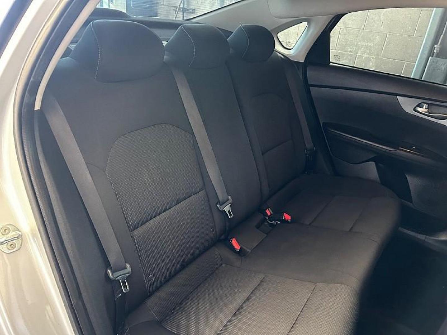 2021 GRAY Kia Forte (3KPF24AD5ME) with an 4-Cyl 2.0 Liter engine, Automatic IVT transmission, located at 412 Auto Vista Drive, Palmdale, CA, 93551, (661) 945-0620, 34.592636, -118.136681 - Photo#29