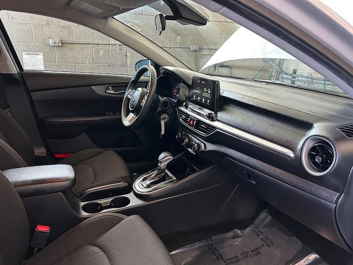 2021 GRAY Kia Forte (3KPF24AD5ME) with an 4-Cyl 2.0 Liter engine, Automatic IVT transmission, located at 412 Auto Vista Drive, Palmdale, CA, 93551, (661) 945-0620, 34.592636, -118.136681 - Photo#30