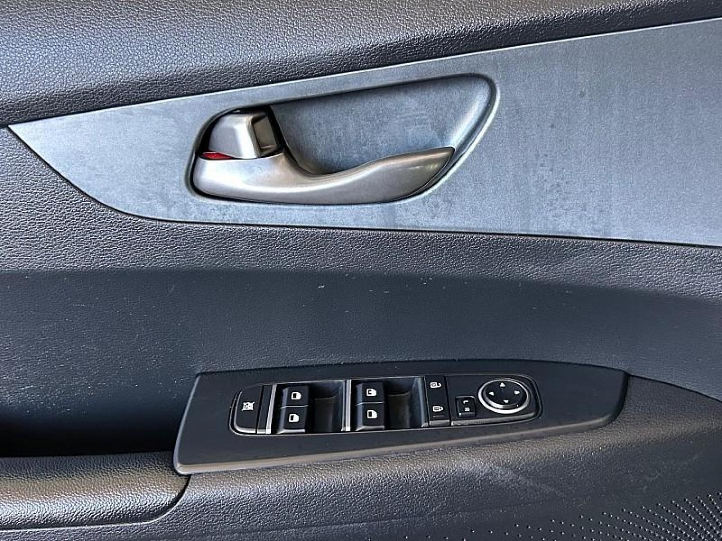 2021 GRAY Kia Forte (3KPF24AD5ME) with an 4-Cyl 2.0 Liter engine, Automatic IVT transmission, located at 412 Auto Vista Drive, Palmdale, CA, 93551, (661) 945-0620, 34.592636, -118.136681 - Photo#31