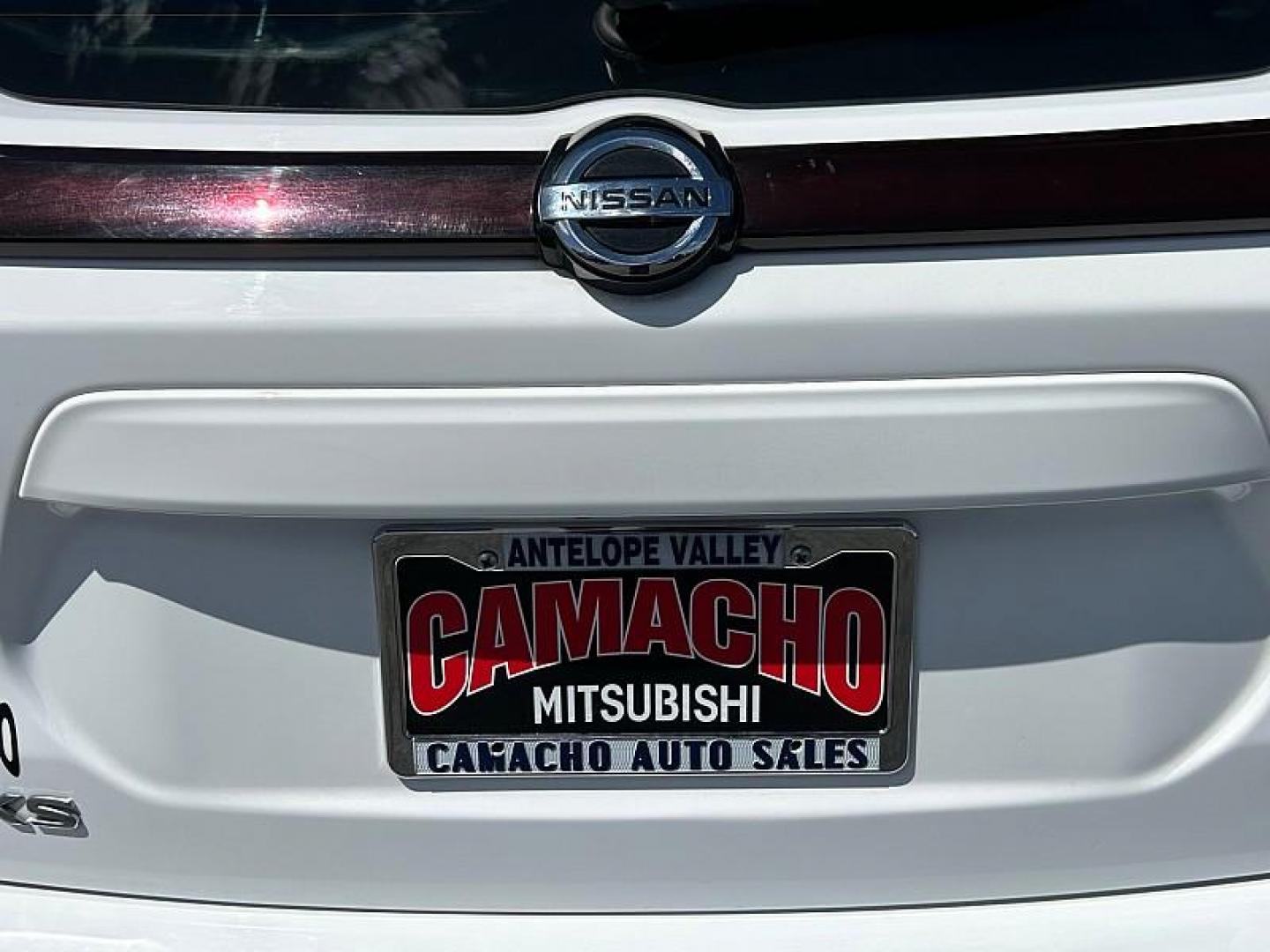 2021 WHITE Nissan Kicks (3N1CP5CV5ML) with an 4-Cyl 1.6 Liter engine, Automatic CVT w/Xtronic transmission, located at 412 Auto Vista Drive, Palmdale, CA, 93551, (661) 945-0620, 34.592636, -118.136681 - Photo#11