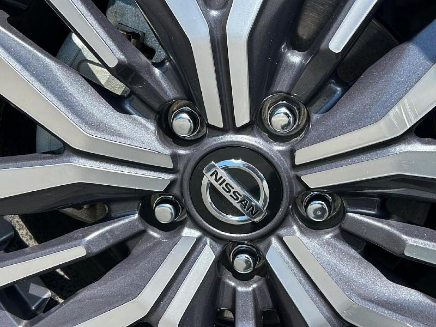2021 WHITE Nissan Kicks (3N1CP5CV5ML) with an 4-Cyl 1.6 Liter engine, Automatic CVT w/Xtronic transmission, located at 412 Auto Vista Drive, Palmdale, CA, 93551, (661) 945-0620, 34.592636, -118.136681 - Photo#15