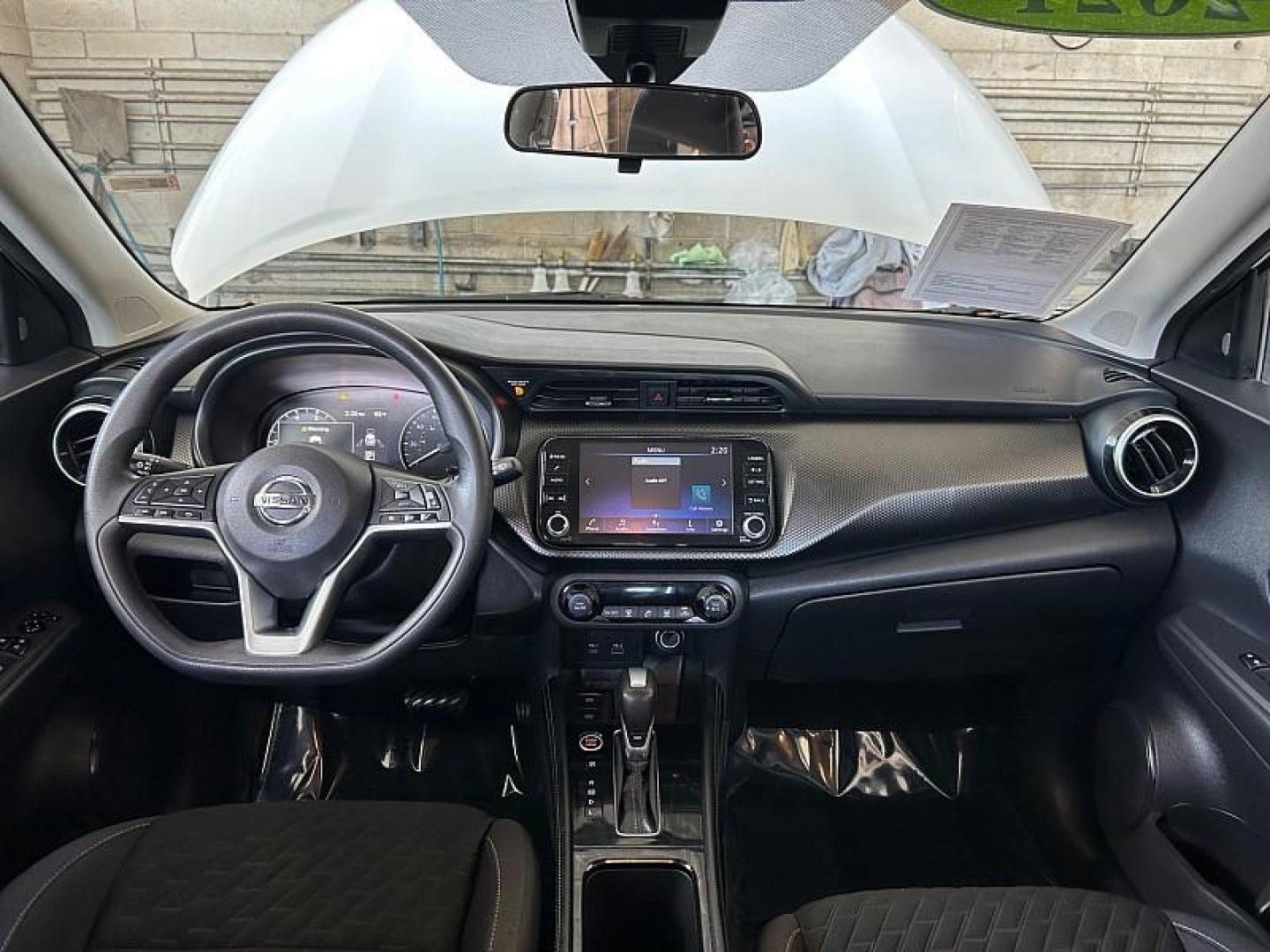 2021 WHITE Nissan Kicks (3N1CP5CV5ML) with an 4-Cyl 1.6 Liter engine, Automatic CVT w/Xtronic transmission, located at 412 Auto Vista Drive, Palmdale, CA, 93551, (661) 945-0620, 34.592636, -118.136681 - Photo#18