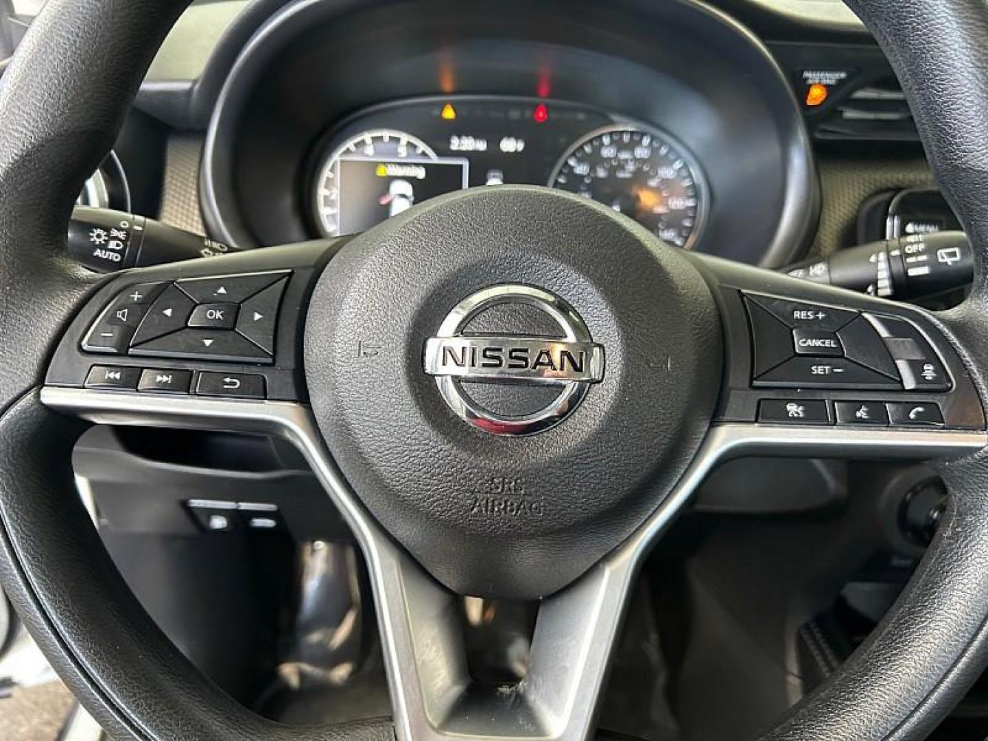 2021 WHITE Nissan Kicks (3N1CP5CV5ML) with an 4-Cyl 1.6 Liter engine, Automatic CVT w/Xtronic transmission, located at 412 Auto Vista Drive, Palmdale, CA, 93551, (661) 945-0620, 34.592636, -118.136681 - Photo#21