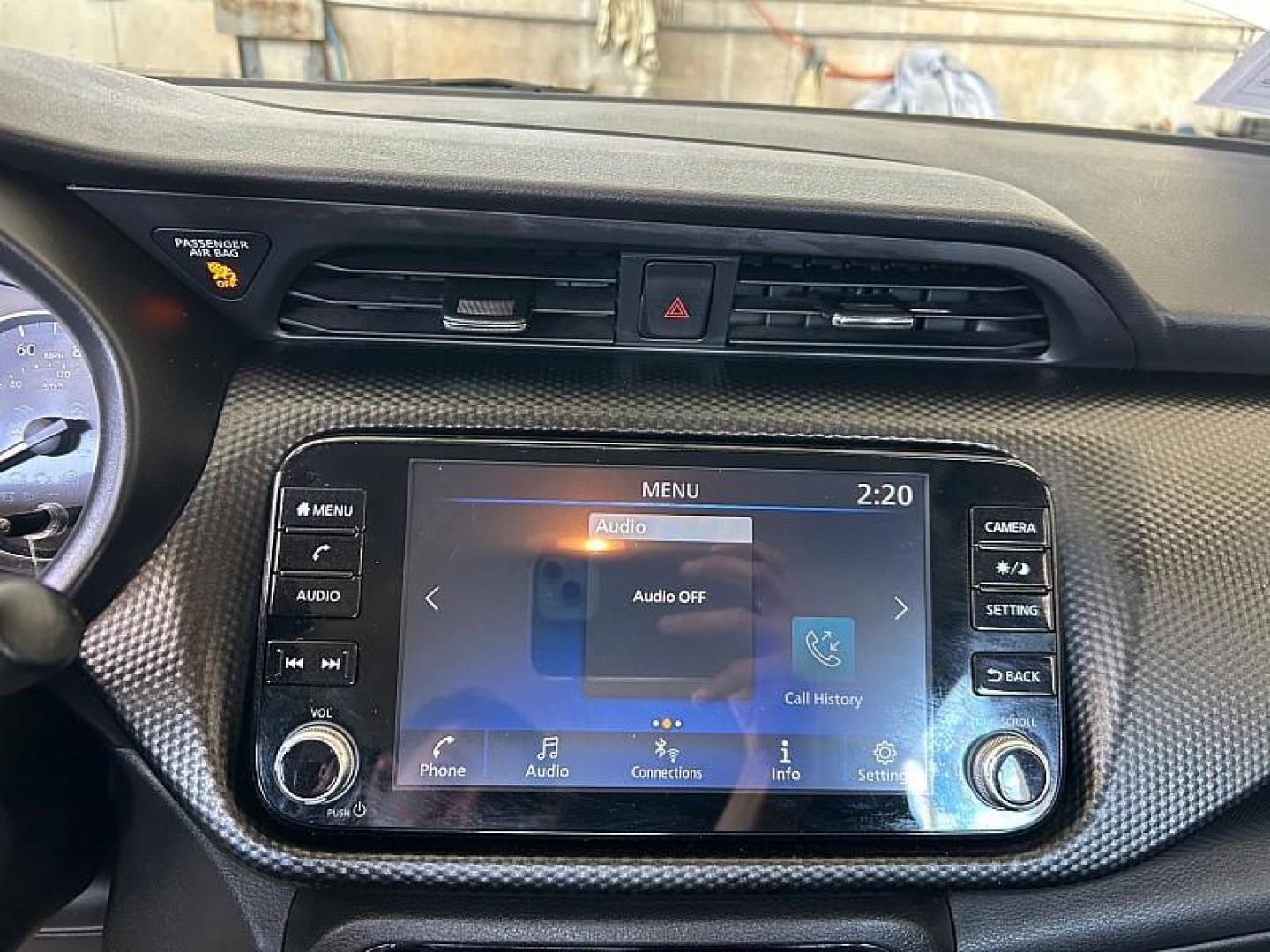 2021 WHITE Nissan Kicks (3N1CP5CV5ML) with an 4-Cyl 1.6 Liter engine, Automatic CVT w/Xtronic transmission, located at 412 Auto Vista Drive, Palmdale, CA, 93551, (661) 945-0620, 34.592636, -118.136681 - Photo#24