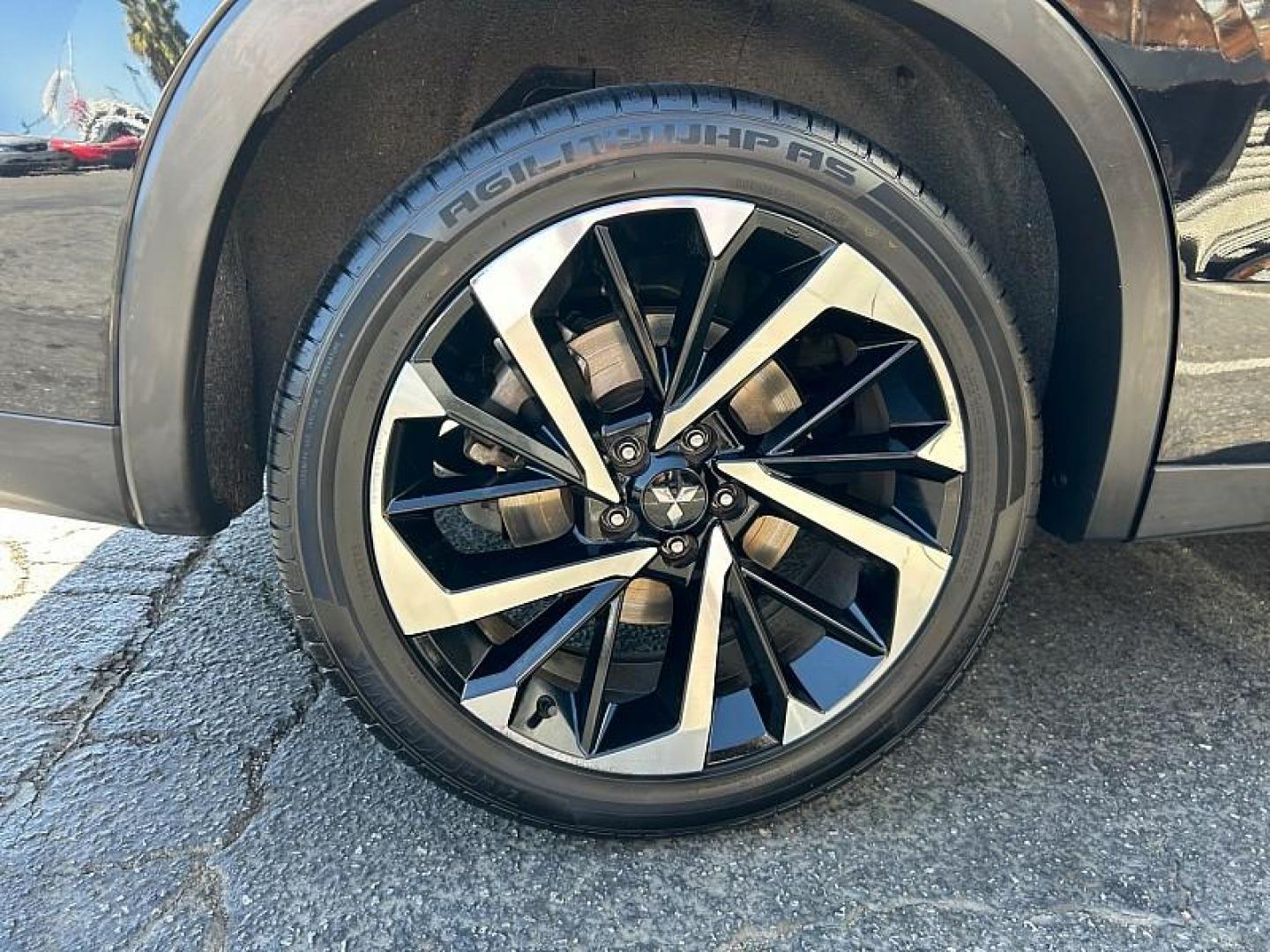 2024 BLACK Mitsubishi Outlander (JA4J3VA85RZ) with an 4-Cyl 2.5 Liter engine, Automatic CVT transmission, located at 412 Auto Vista Drive, Palmdale, CA, 93551, (661) 945-0620, 34.592636, -118.136681 - Photo#14