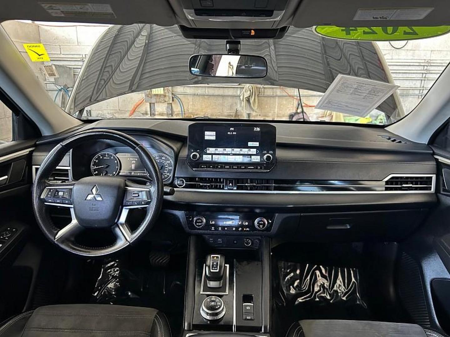 2024 BLACK Mitsubishi Outlander (JA4J3VA85RZ) with an 4-Cyl 2.5 Liter engine, Automatic CVT transmission, located at 412 Auto Vista Drive, Palmdale, CA, 93551, (661) 945-0620, 34.592636, -118.136681 - Photo#19