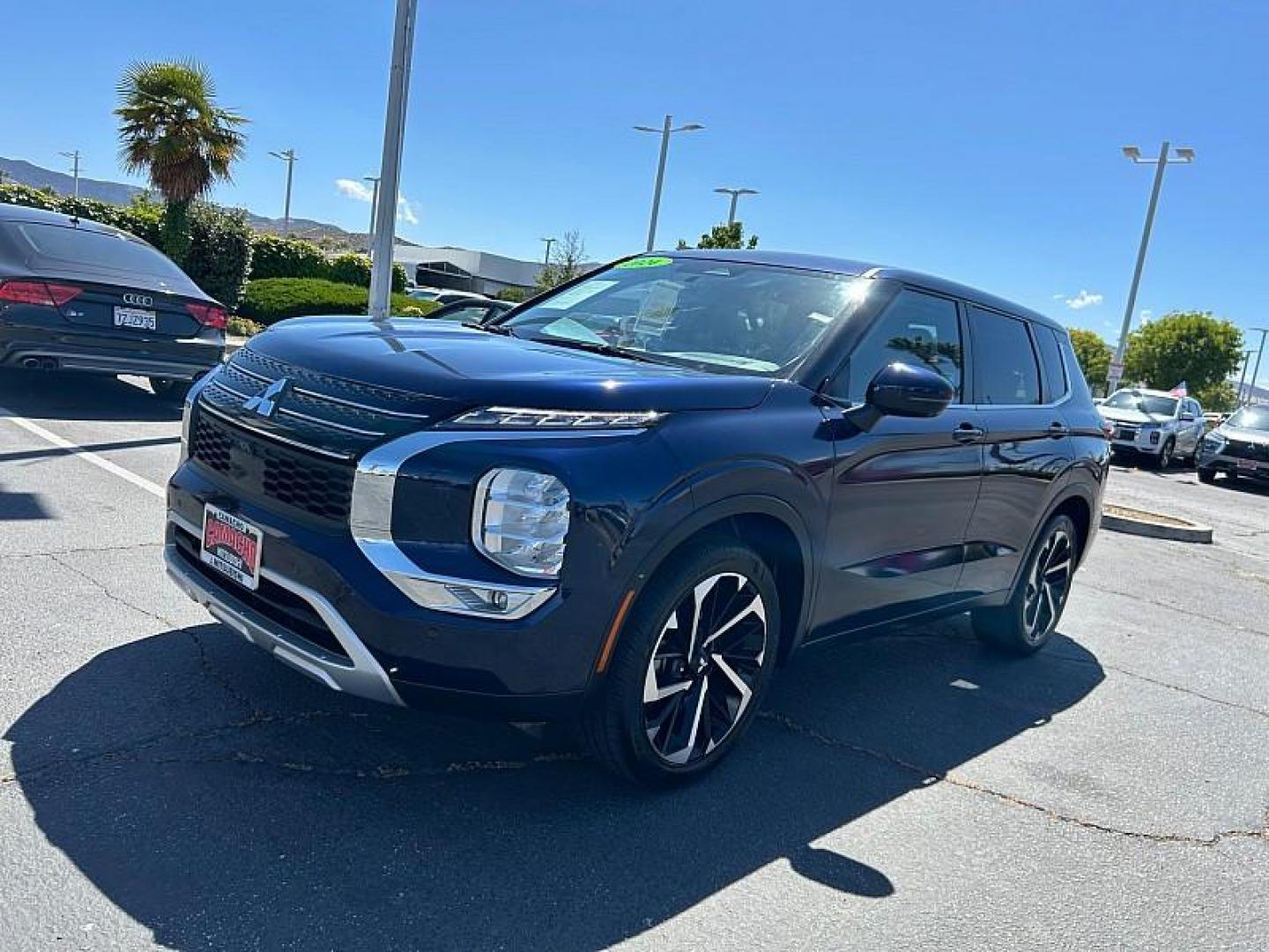 2024 BLUE Mitsubishi Outlander (JA4J4VA89RZ) with an 4-Cyl 2.5 Liter engine, Automatic CVT transmission, located at 412 Auto Vista Drive, Palmdale, CA, 93551, (661) 945-0620, 34.592636, -118.136681 - Photo#3