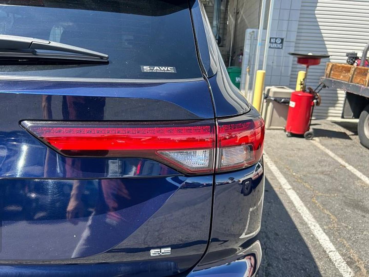 2024 BLUE Mitsubishi Outlander (JA4J4VA89RZ) with an 4-Cyl 2.5 Liter engine, Automatic CVT transmission, located at 412 Auto Vista Drive, Palmdale, CA, 93551, (661) 945-0620, 34.592636, -118.136681 - Photo#11