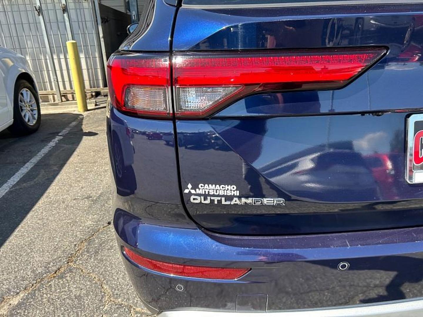 2024 BLUE Mitsubishi Outlander (JA4J4VA89RZ) with an 4-Cyl 2.5 Liter engine, Automatic CVT transmission, located at 412 Auto Vista Drive, Palmdale, CA, 93551, (661) 945-0620, 34.592636, -118.136681 - Photo#16