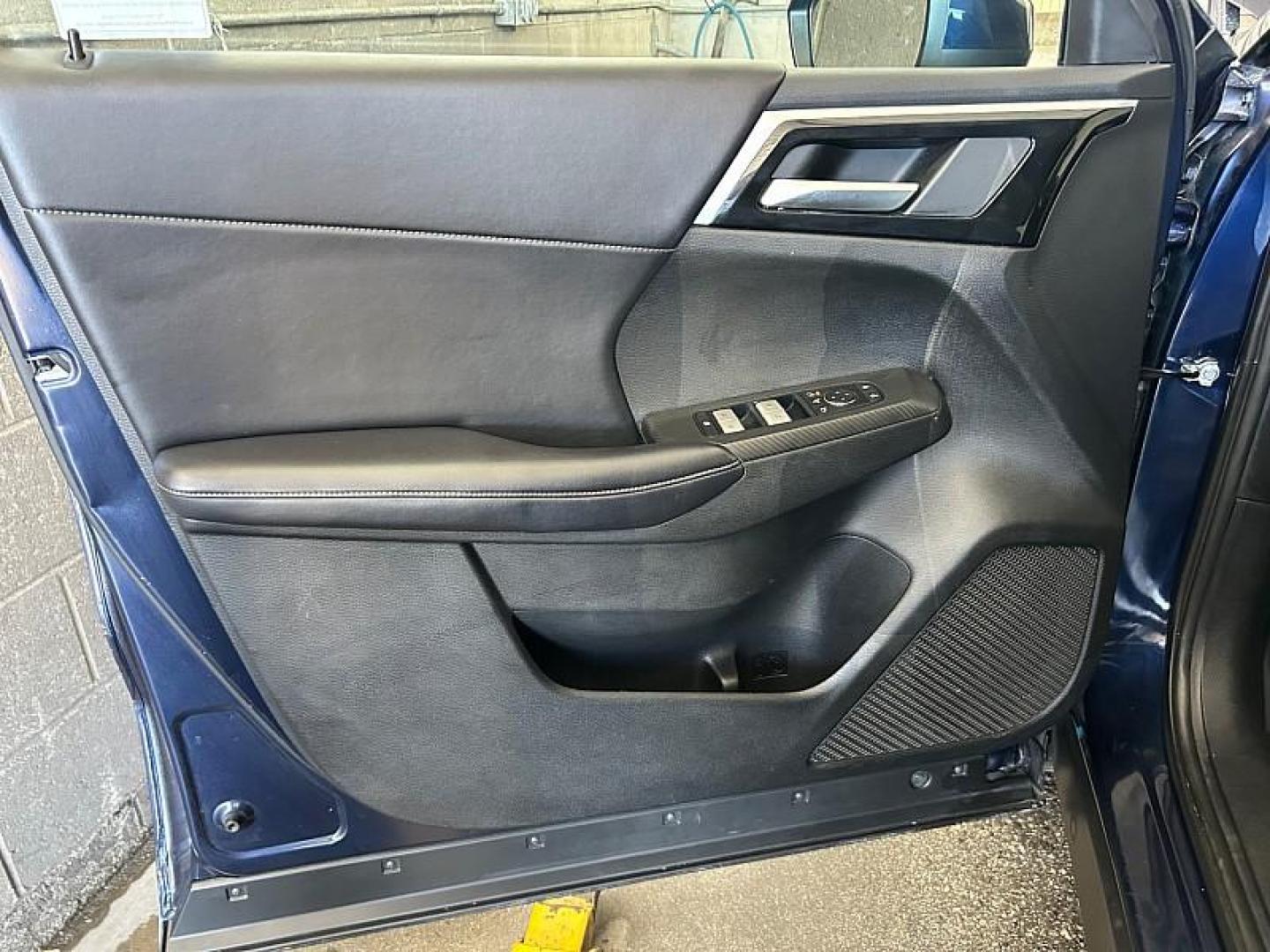 2024 BLUE Mitsubishi Outlander (JA4J4VA89RZ) with an 4-Cyl 2.5 Liter engine, Automatic CVT transmission, located at 412 Auto Vista Drive, Palmdale, CA, 93551, (661) 945-0620, 34.592636, -118.136681 - Photo#17