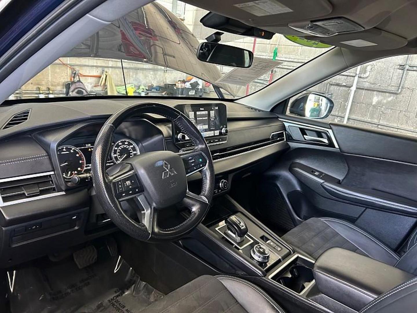 2024 BLUE Mitsubishi Outlander (JA4J4VA89RZ) with an 4-Cyl 2.5 Liter engine, Automatic CVT transmission, located at 412 Auto Vista Drive, Palmdale, CA, 93551, (661) 945-0620, 34.592636, -118.136681 - Photo#23