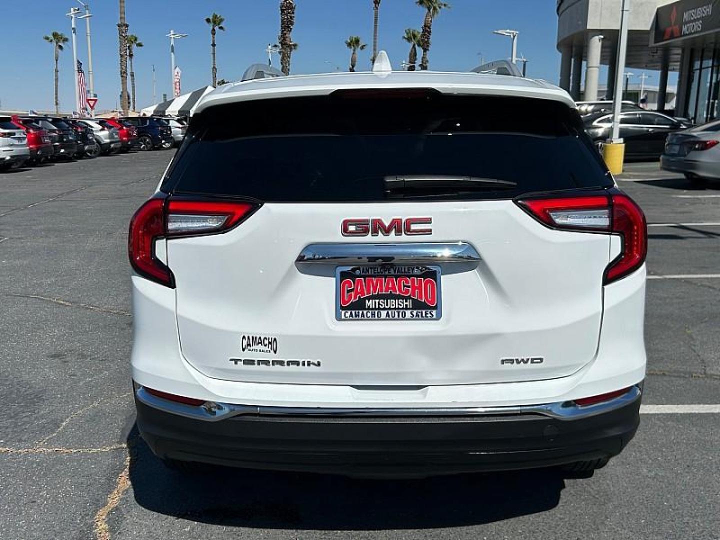 2024 SILVER Nissan Rogue (JN8BT3BB3RW) with an 3-Cyl Turbo 1.5 Liter engine, Automatic CVT transmission, located at 412 Auto Vista Drive, Palmdale, CA, 93551, (661) 945-0620, 34.592636, -118.136681 - Photo#3