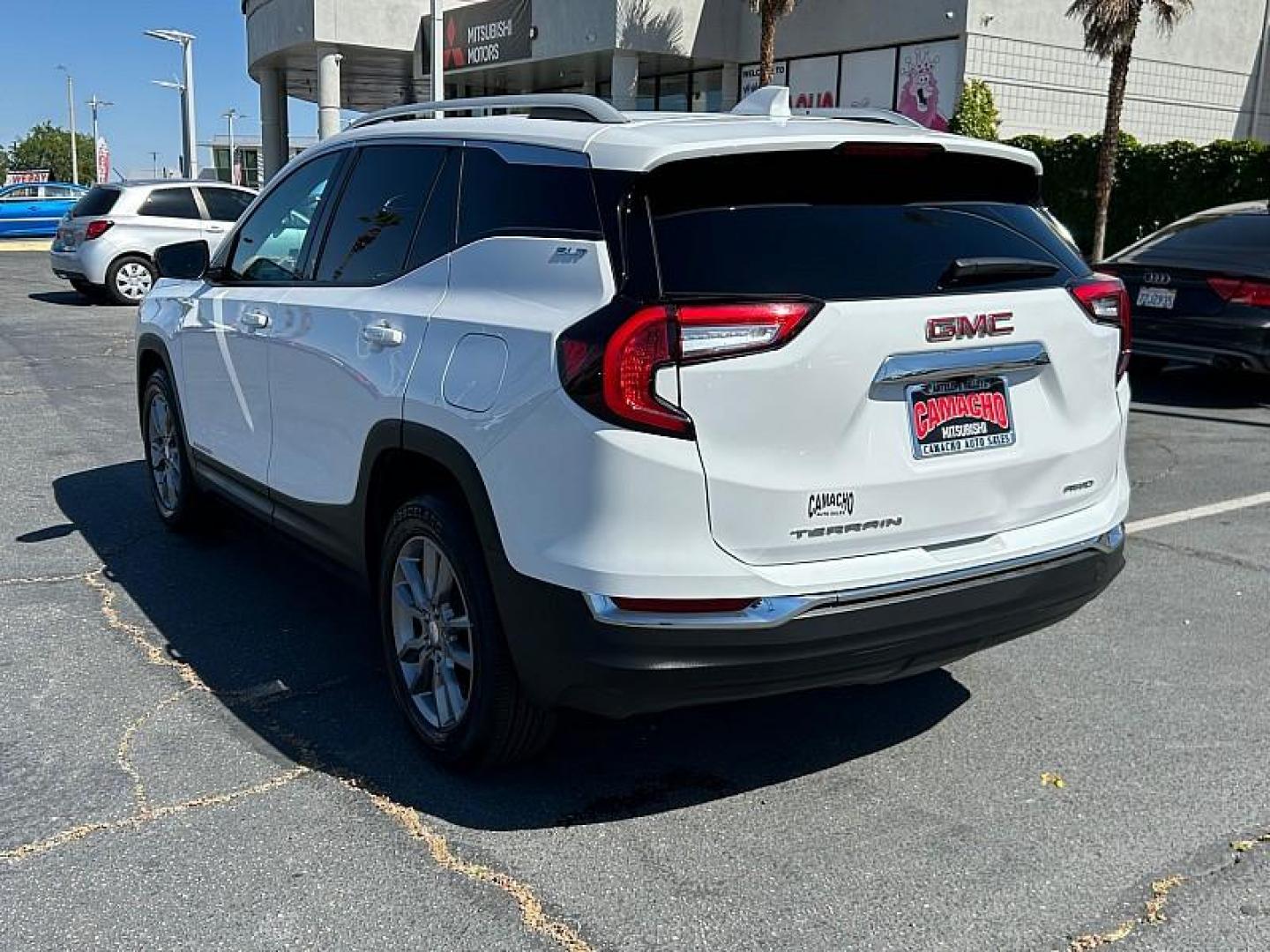 2024 SILVER Nissan Rogue (JN8BT3BB3RW) with an 3-Cyl Turbo 1.5 Liter engine, Automatic CVT transmission, located at 412 Auto Vista Drive, Palmdale, CA, 93551, (661) 945-0620, 34.592636, -118.136681 - Photo#4